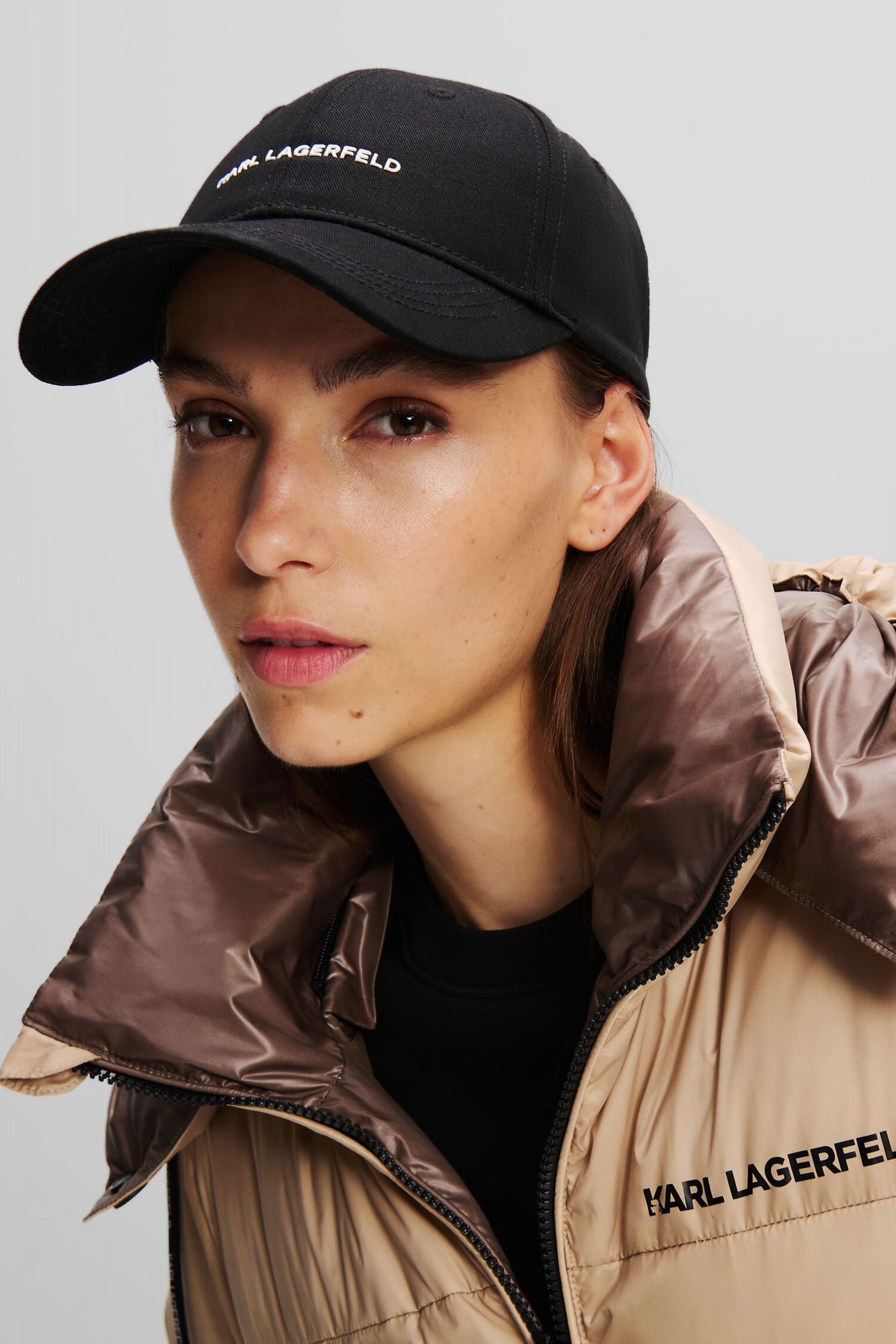 KARL LAGERFELD K/ESSENTIAL CAP en color NEGRO (4)