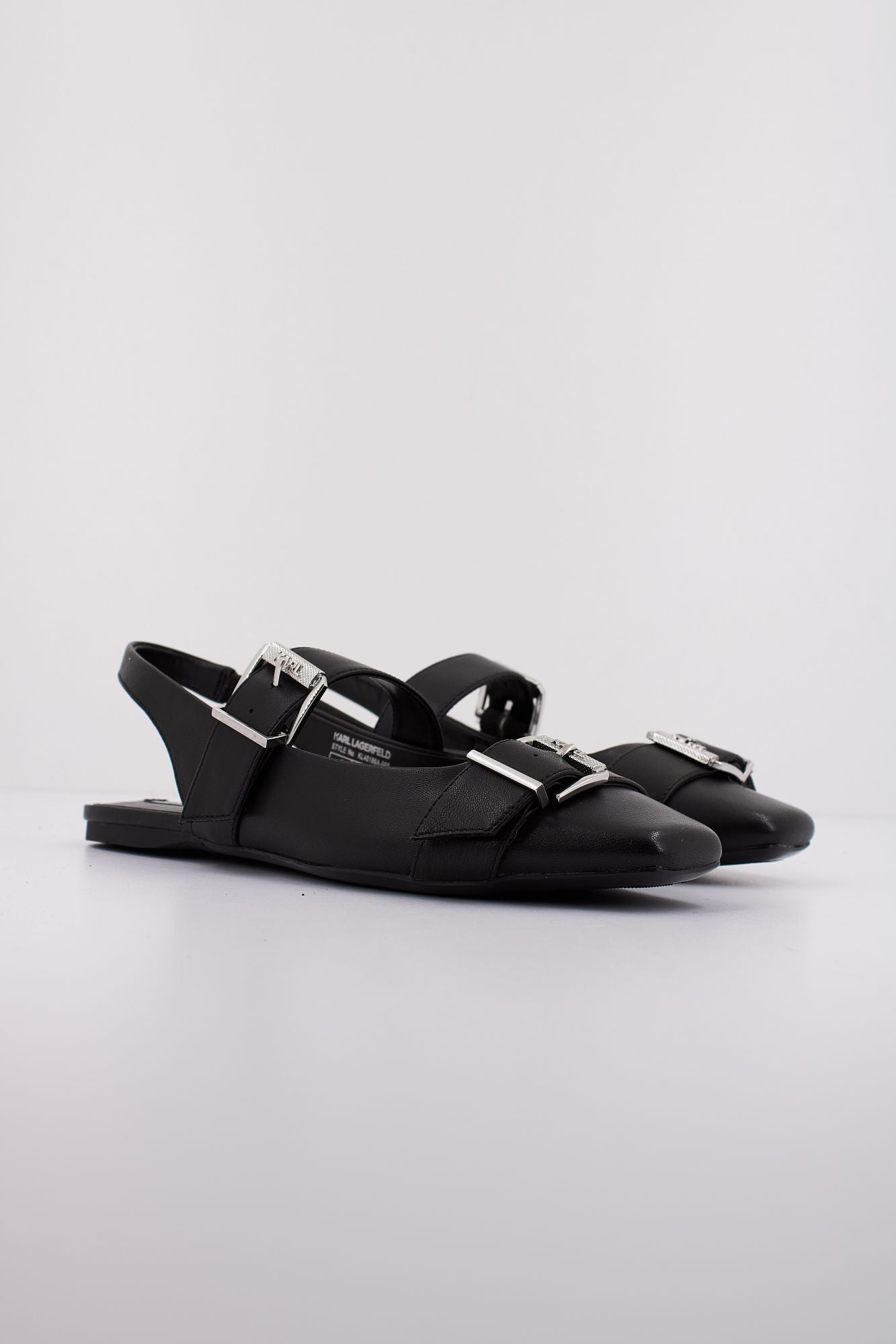 KARL LAGERFELD KONNIE DOUBLE BUCKLE SLING en color NEGRO (2)
