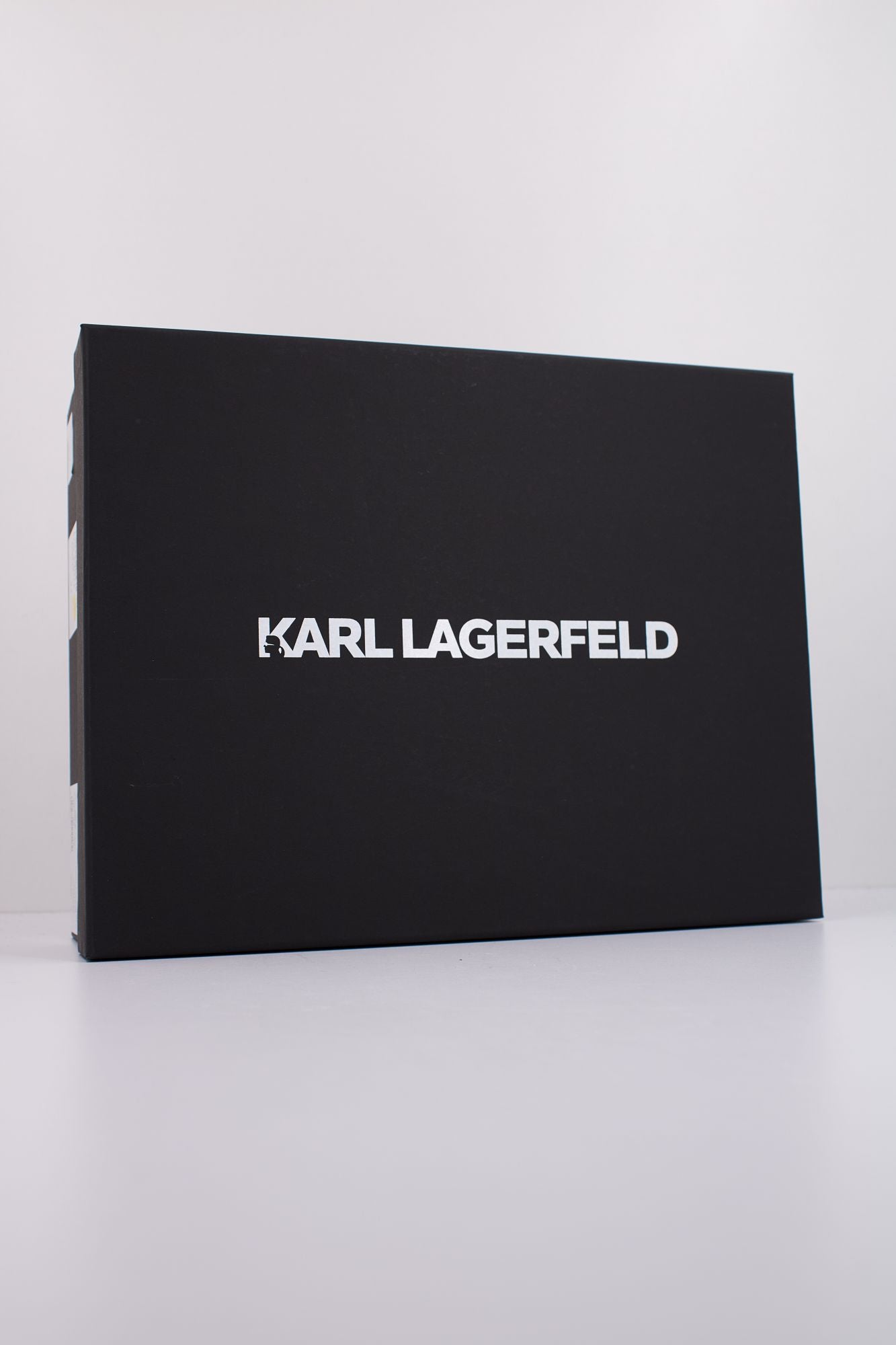 KARL LAGERFELD  KAPRI MENS SIGNIA PATCH EM en color BLANCO (6)