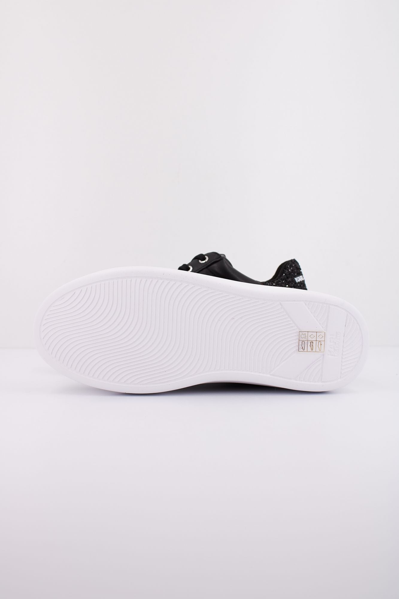 KARL LAGERFELD KAPRI HEART OF KARL LO LAC en color NEGRO (5)