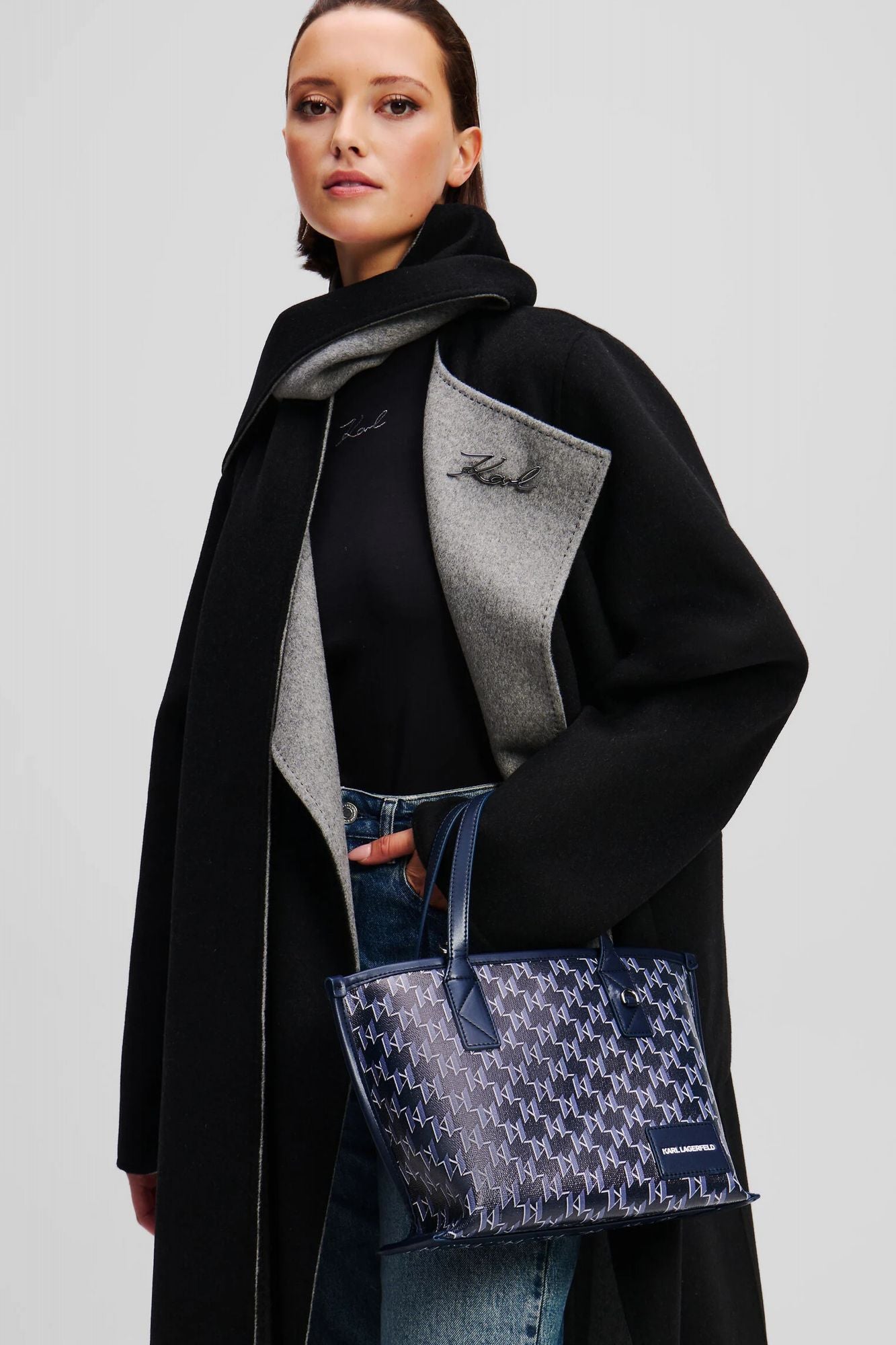 KARL LAGERFELD VOYAGE SM TOTE en color AZUL (4)