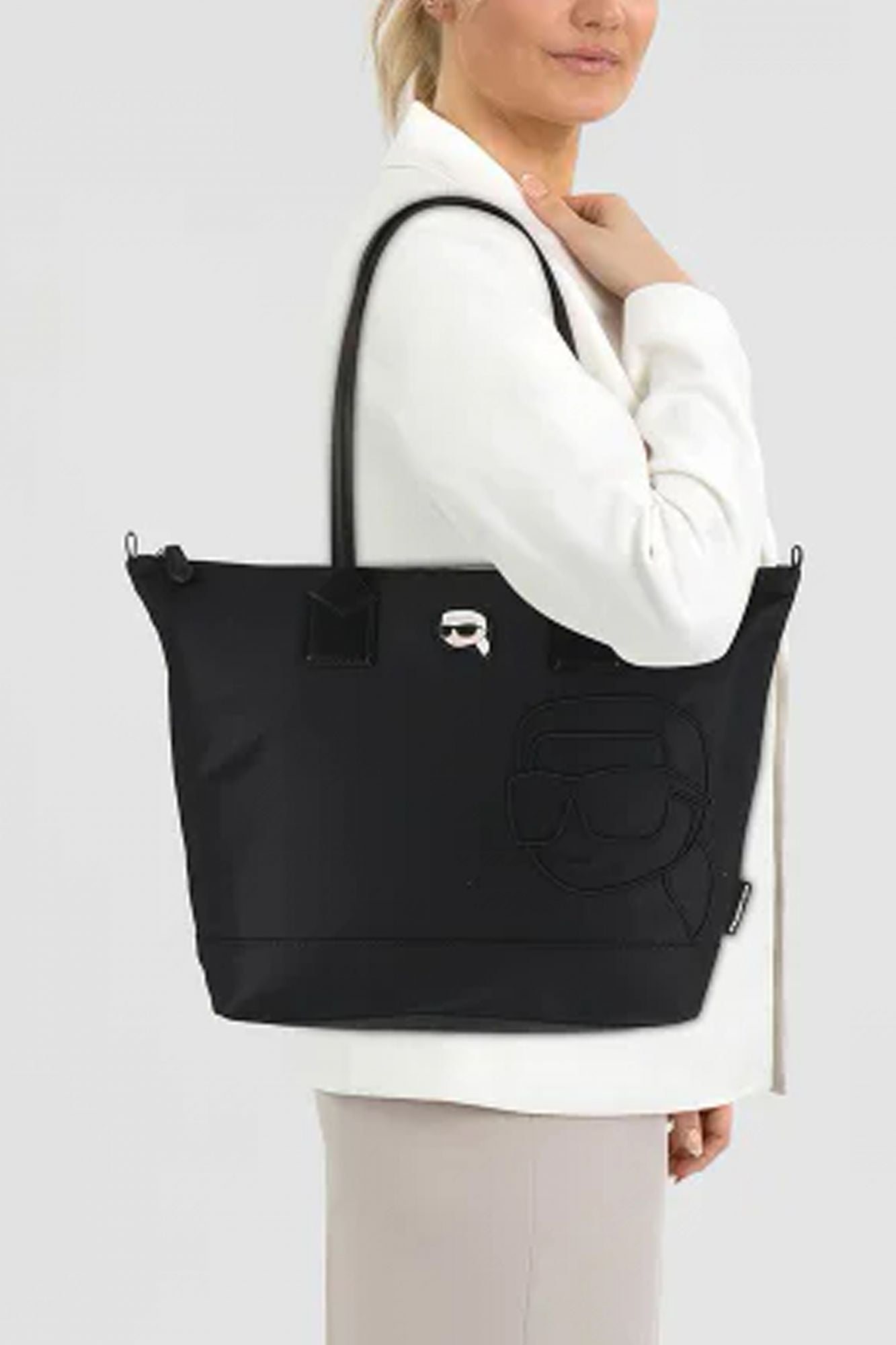 KARL LAGERFELD  IKON NYLON NFT LG TOTE en color NEGRO (5)