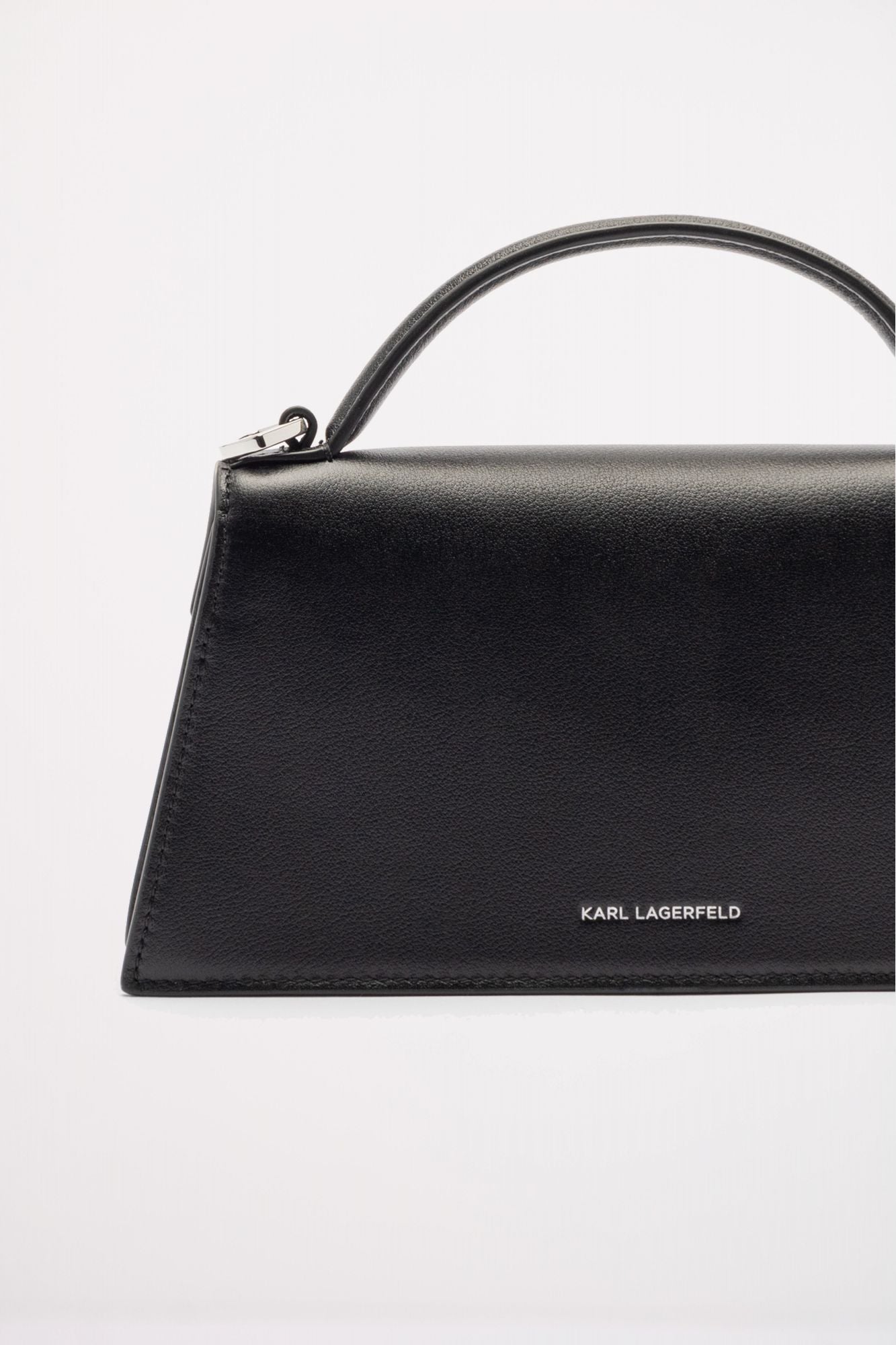 KARL LAGERFELD SIGNATURE SLIM CROSSBODY en color NEGRO (4)