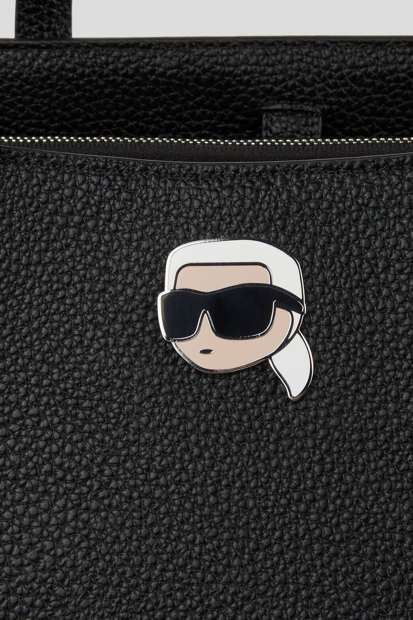 KARL LAGERFELD  IKON PEBBLE LG TOTE en color NEGRO (4)