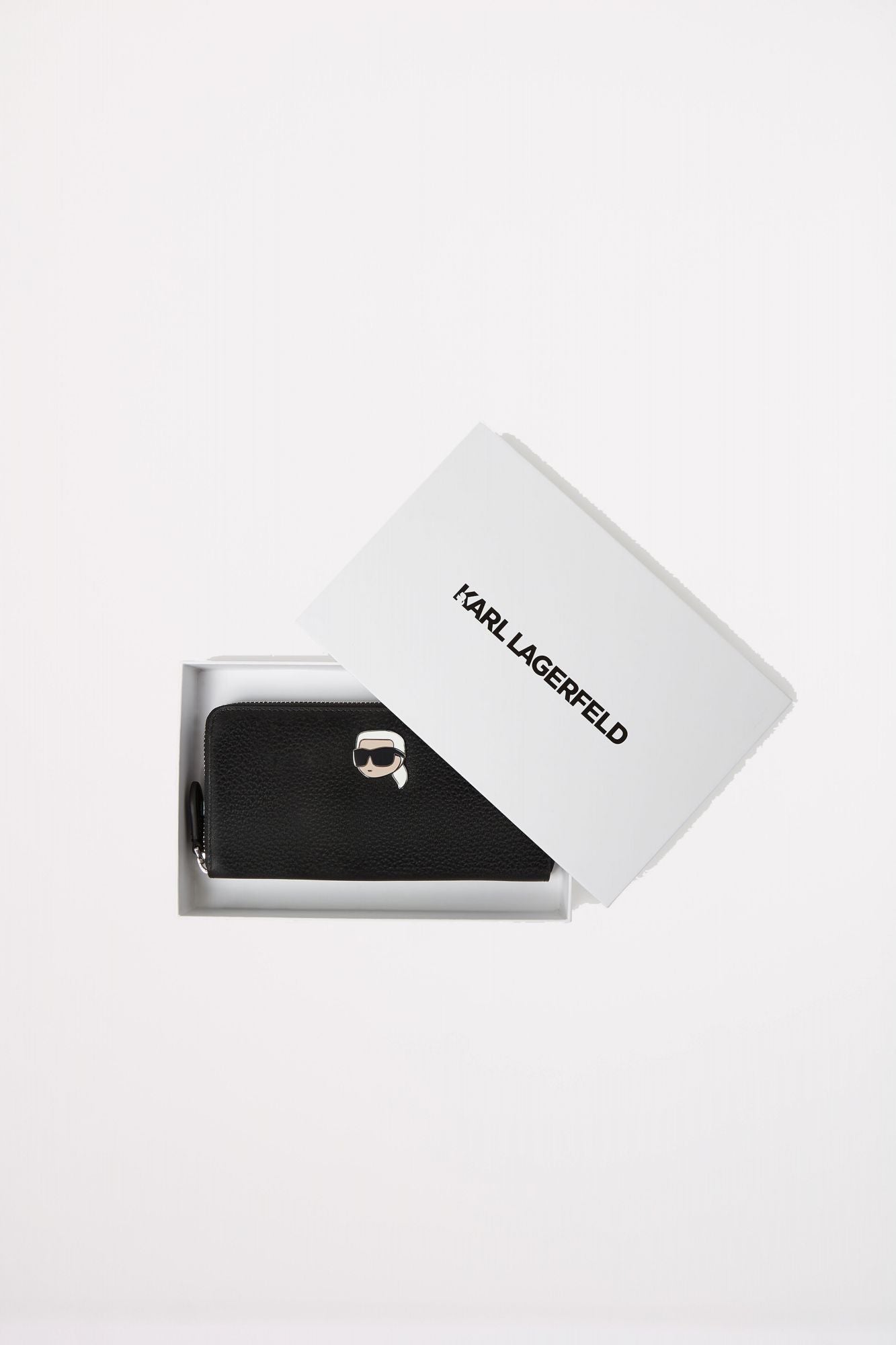 KARL LAGERFELD IKON PEBBLE CONTINENTAL WALLET en color NEGRO (4)