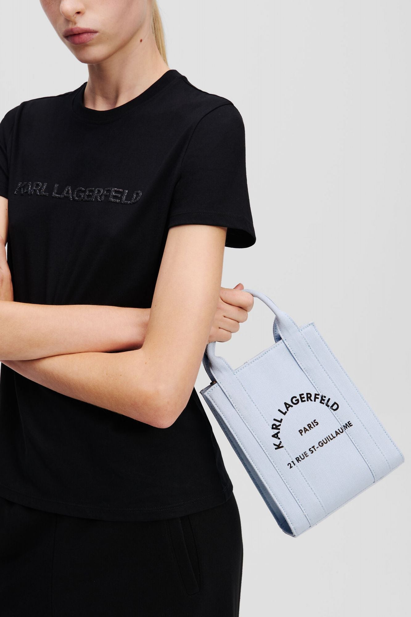 KARL LAGERFELD RSG SQUEARE SMALL TOTE en color AZUL (5)
