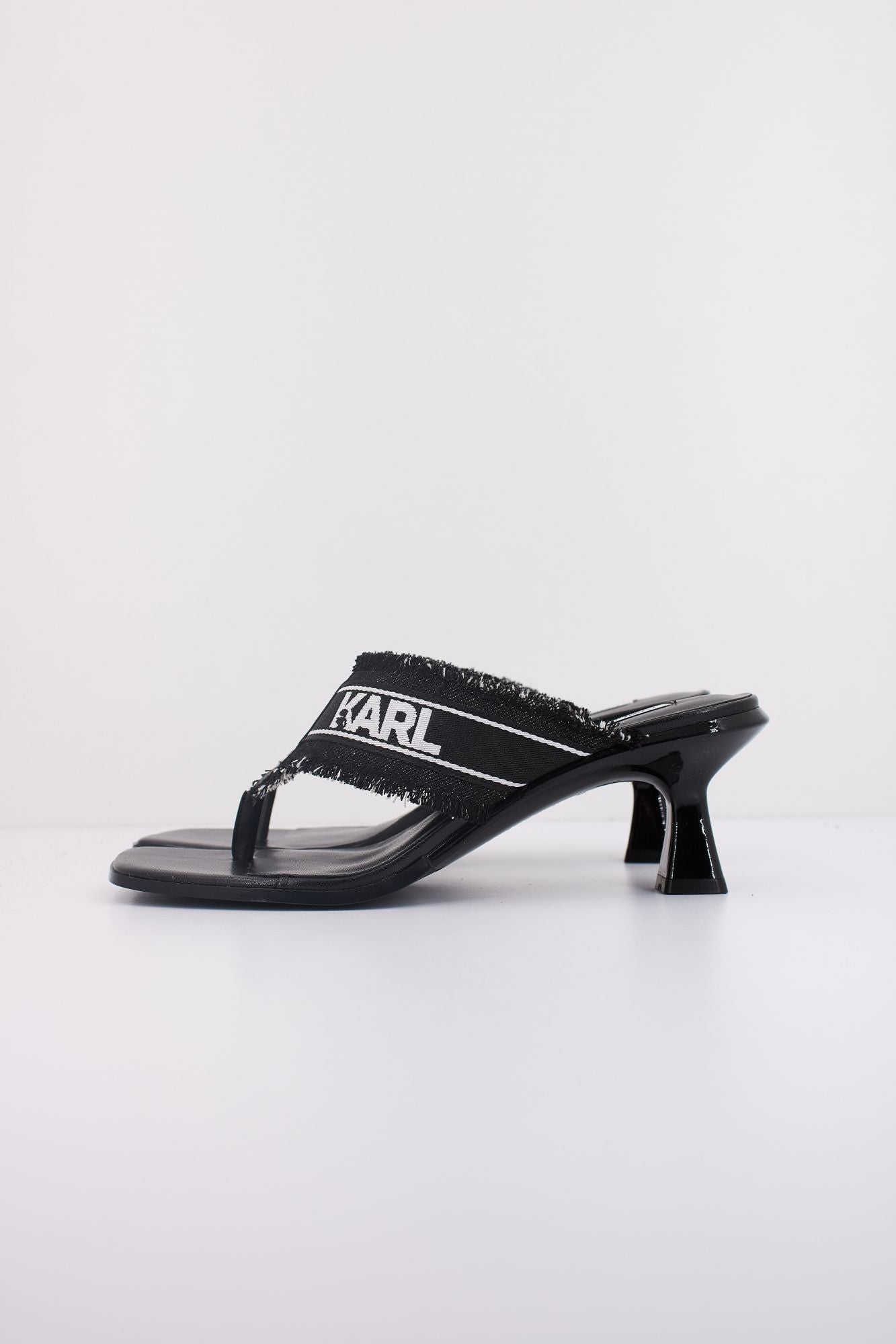 KARL LAGERFELD PANACHE II BORDER SLIDE en color NEGRO (1)