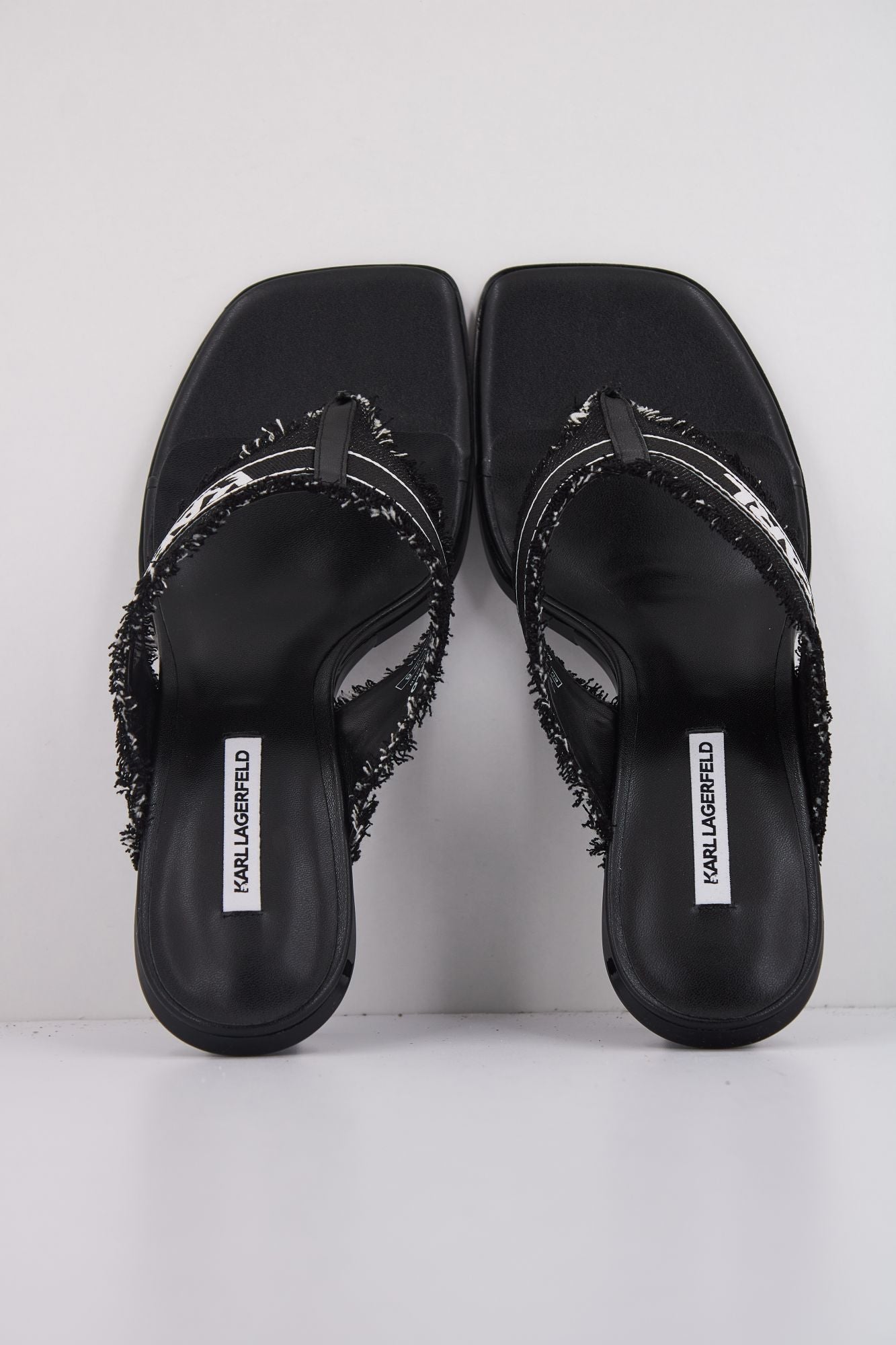 KARL LAGERFELD PANACHE II BORDER SLIDE en color NEGRO (3)