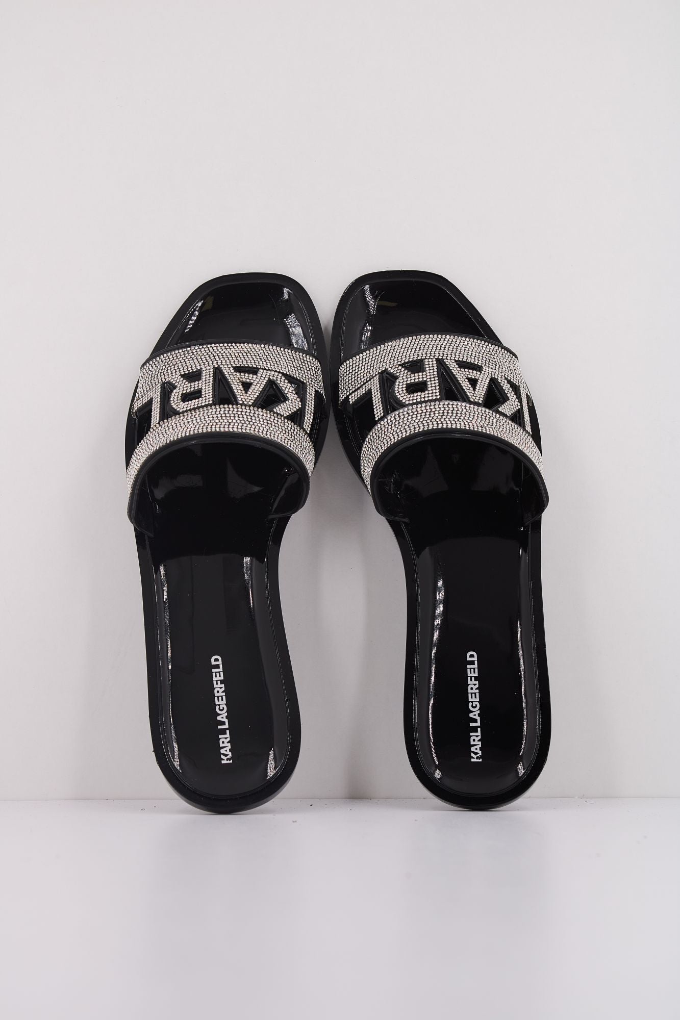 KARL LAGERFELD JELLY III SPARKLE CUT-OUT en color NEGRO (3)
