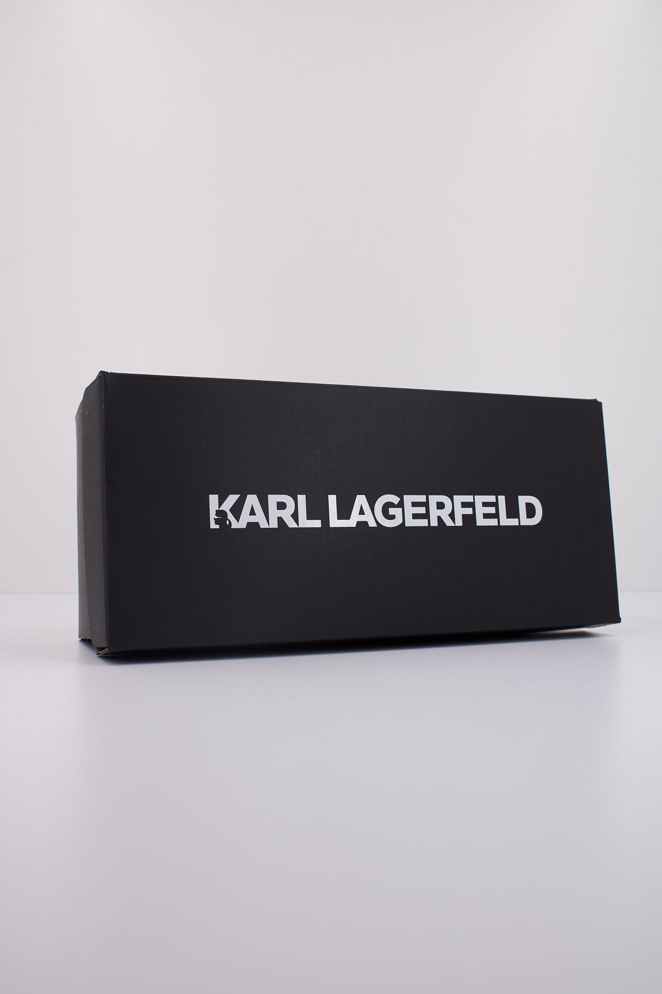 KARL LAGERFELD JELLY III SPARKLE CUT-OUT en color NEGRO (6)