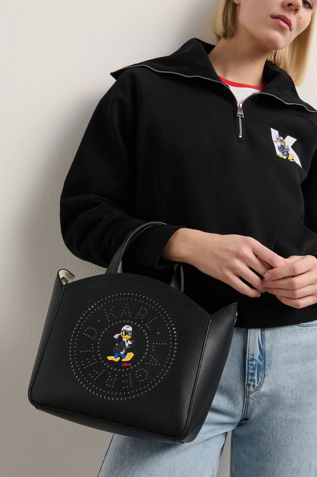 KARL LAGERFELD A3W30266 KL X DISNEY SM TOTE en color NEGRO (5)