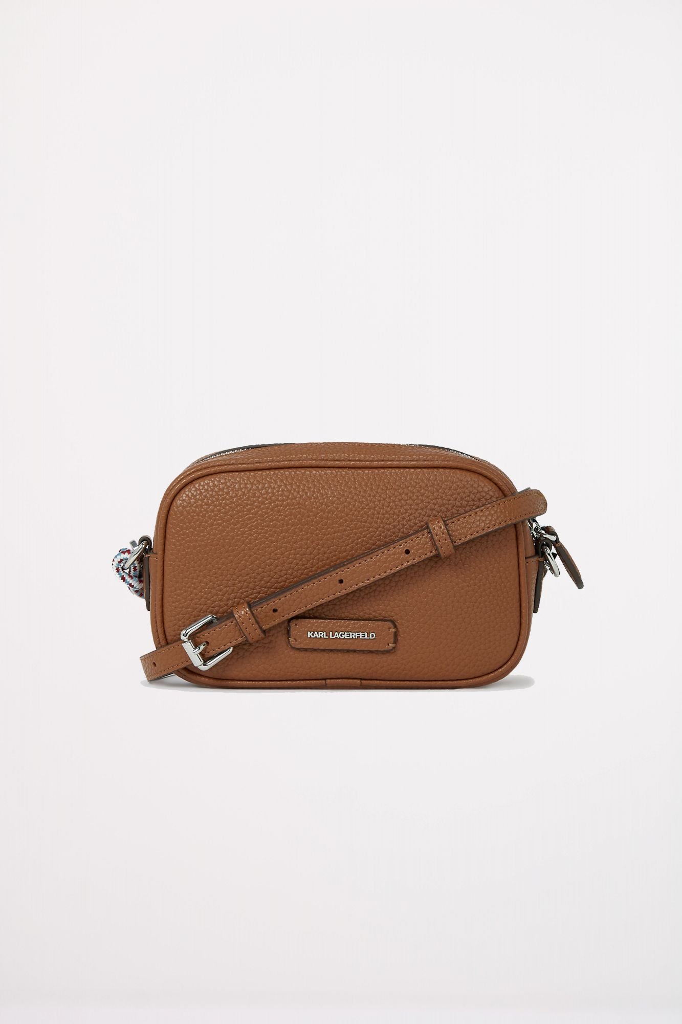KARL LAGERFELD K/IKON PEBBLE SLIM CAMERA BAG en color MARRON (2)