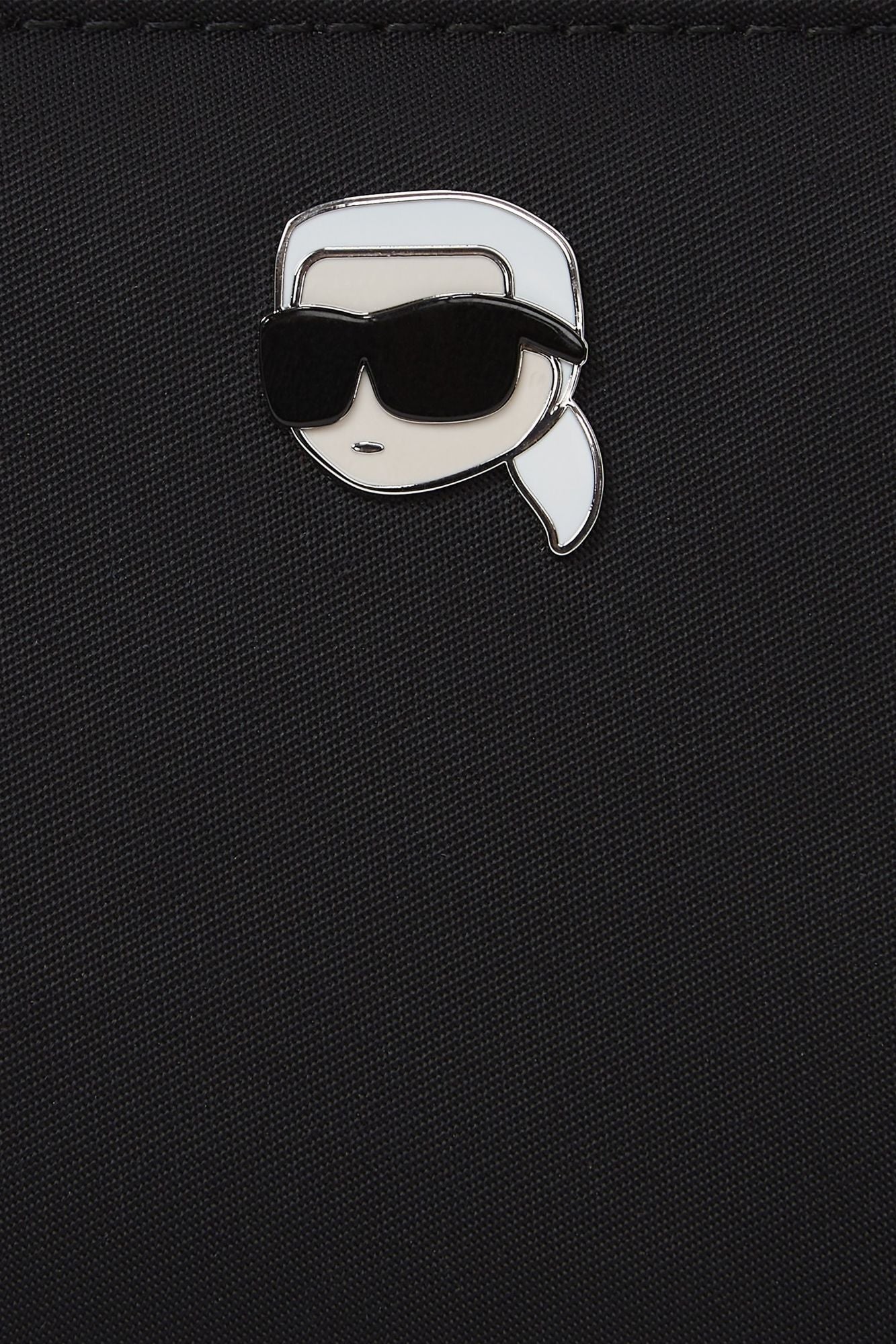 KARL LAGERFELD  IKON NYLON PIN SM ZIP WALL  en color NEGRO (4)