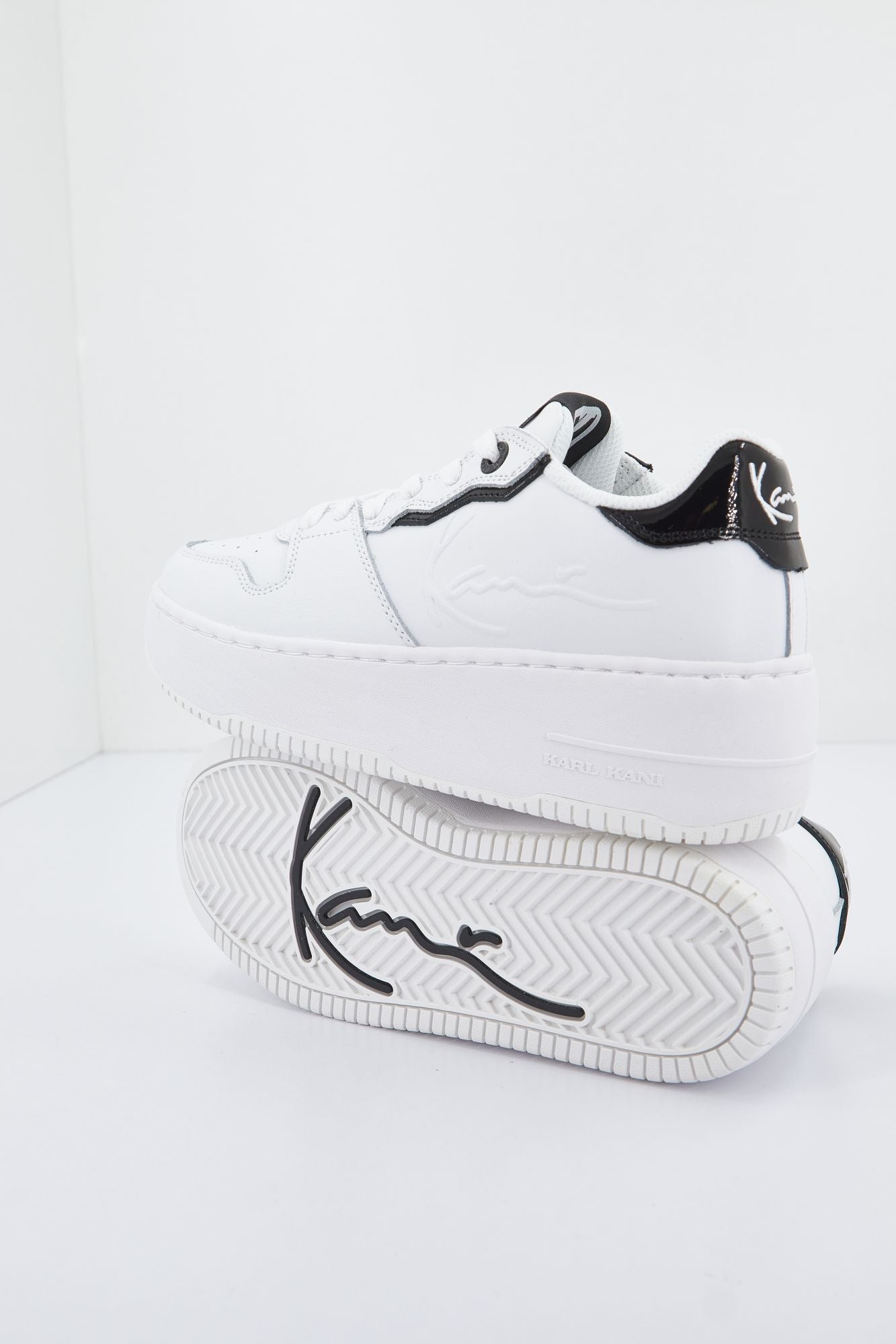KARL KANI UP HEEL LOGO en color BLANCO (2)