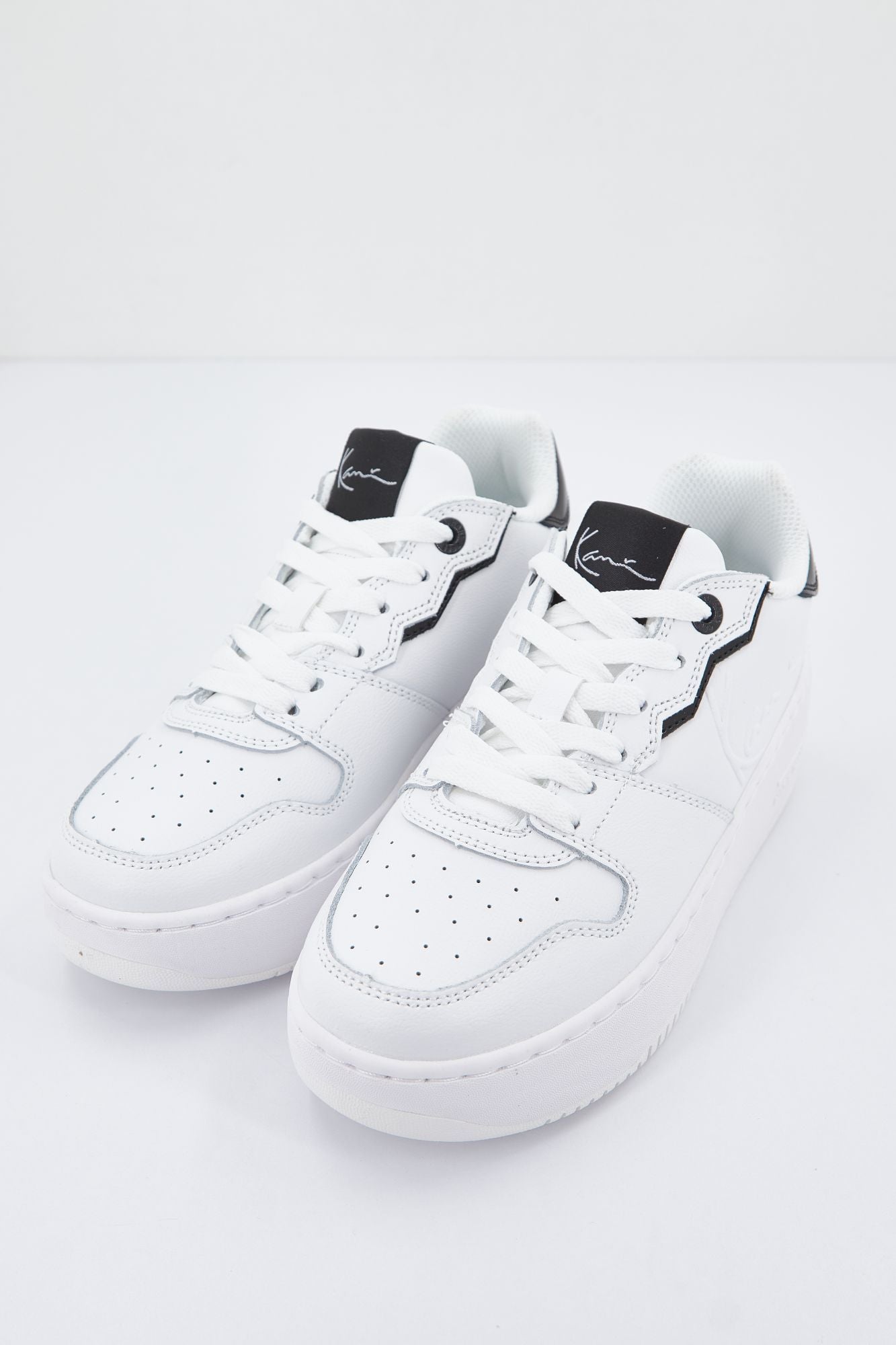 KARL KANI UP HEEL LOGO en color BLANCO (3)