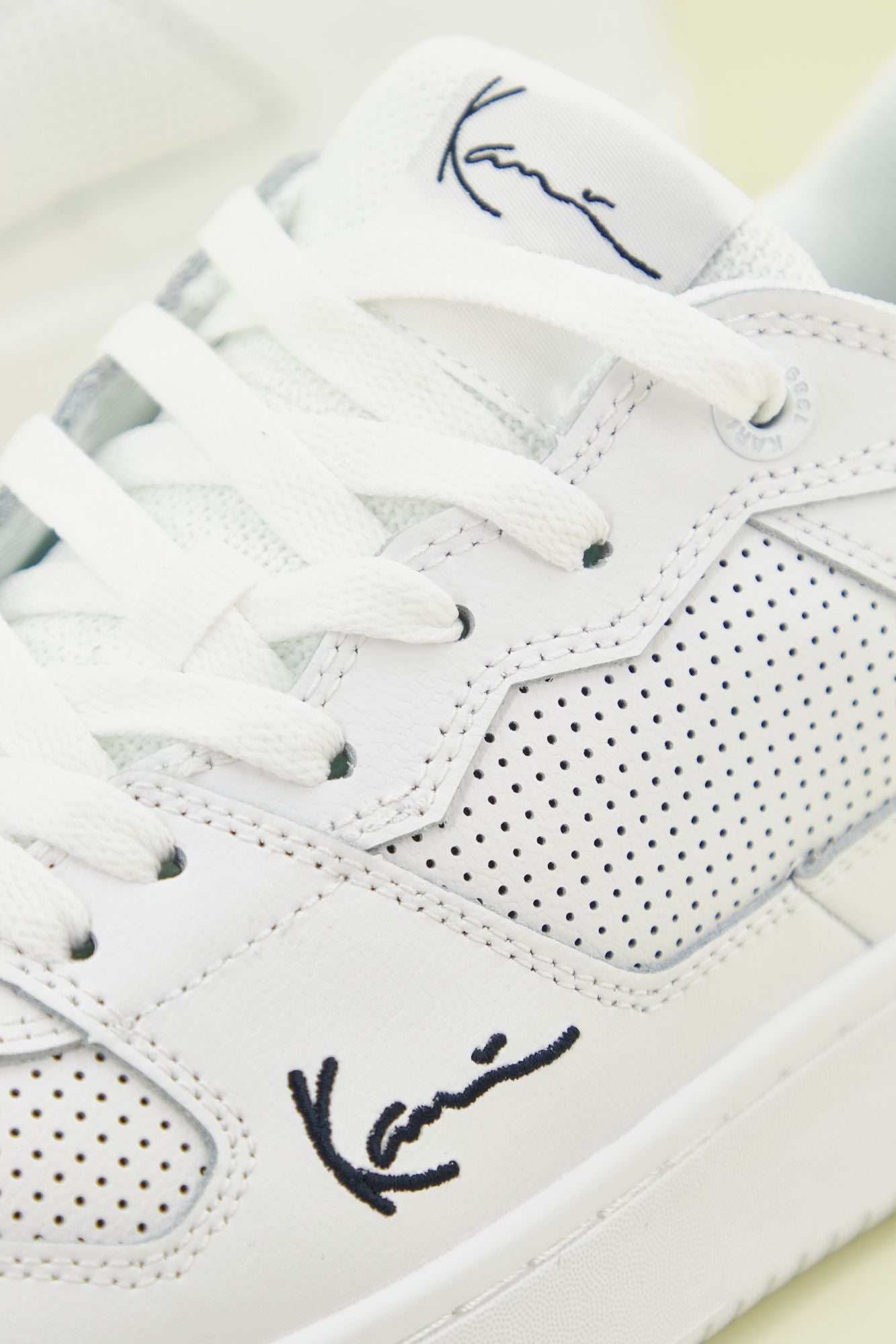 KARL KANI CLASSIC en color BLANCO (4)