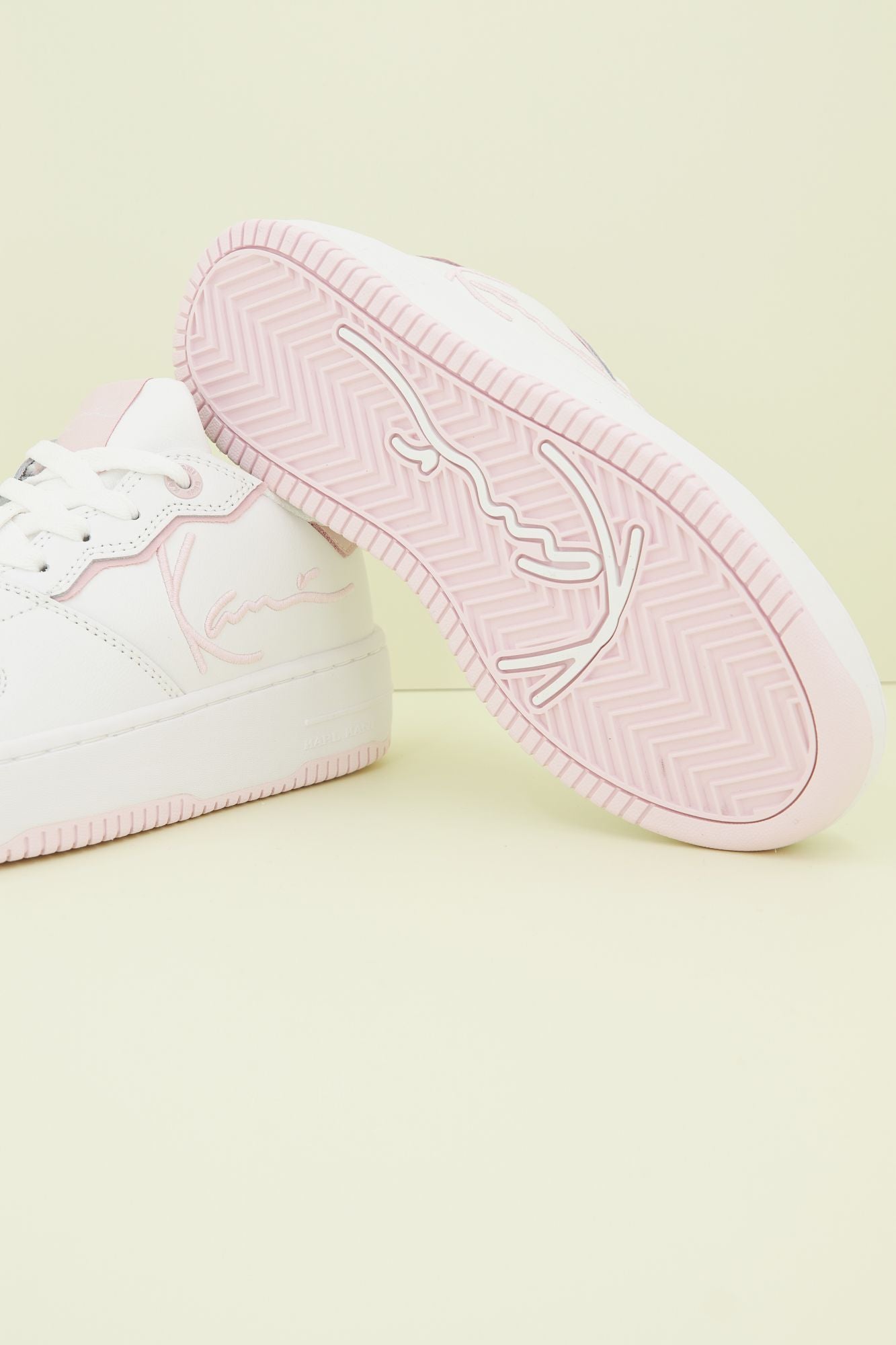 KARL KANI UP LOGO en color BLANCO (3)