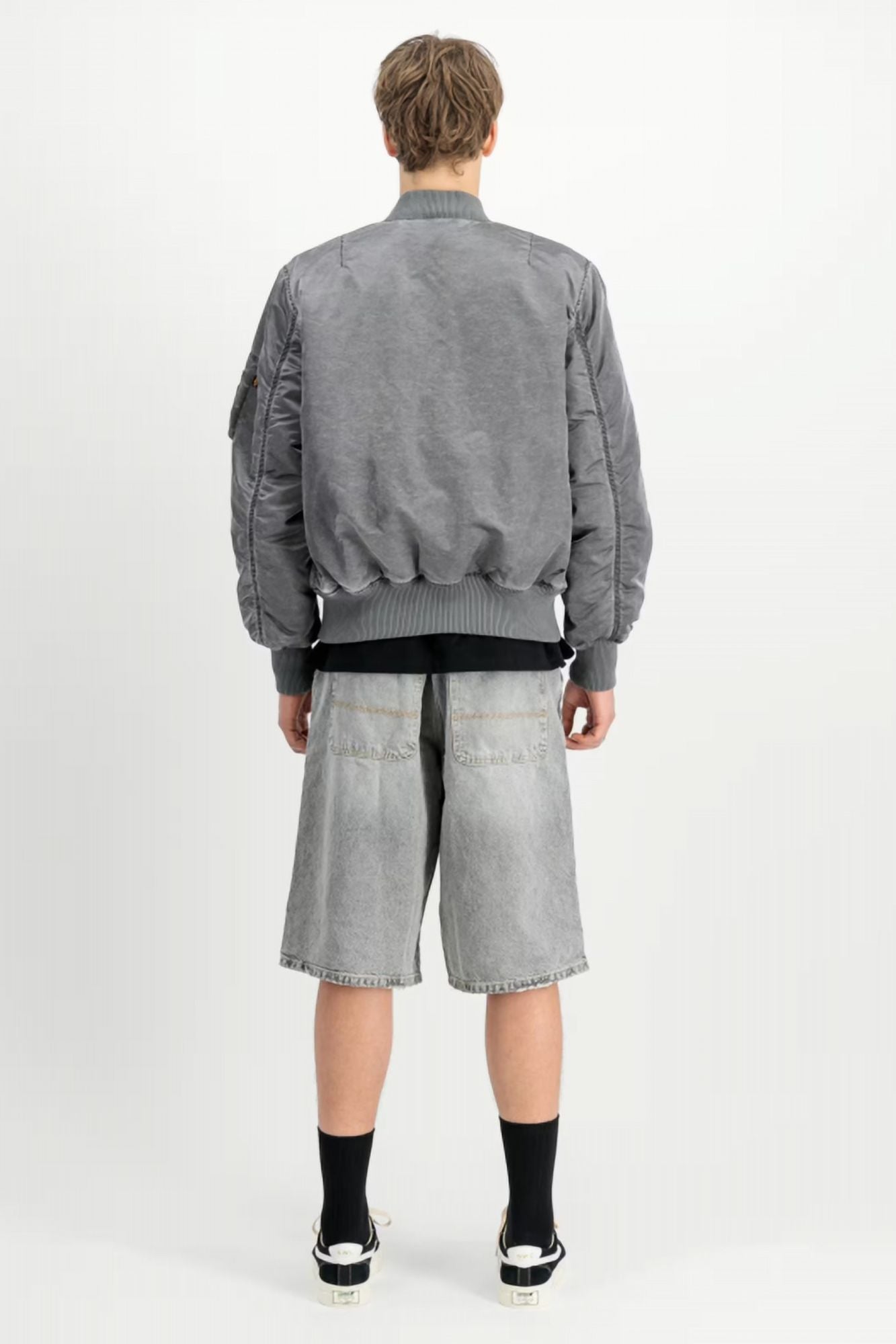 ALPHA INDUSTRIES MA-1 VINTAGE en color GRIS (3)