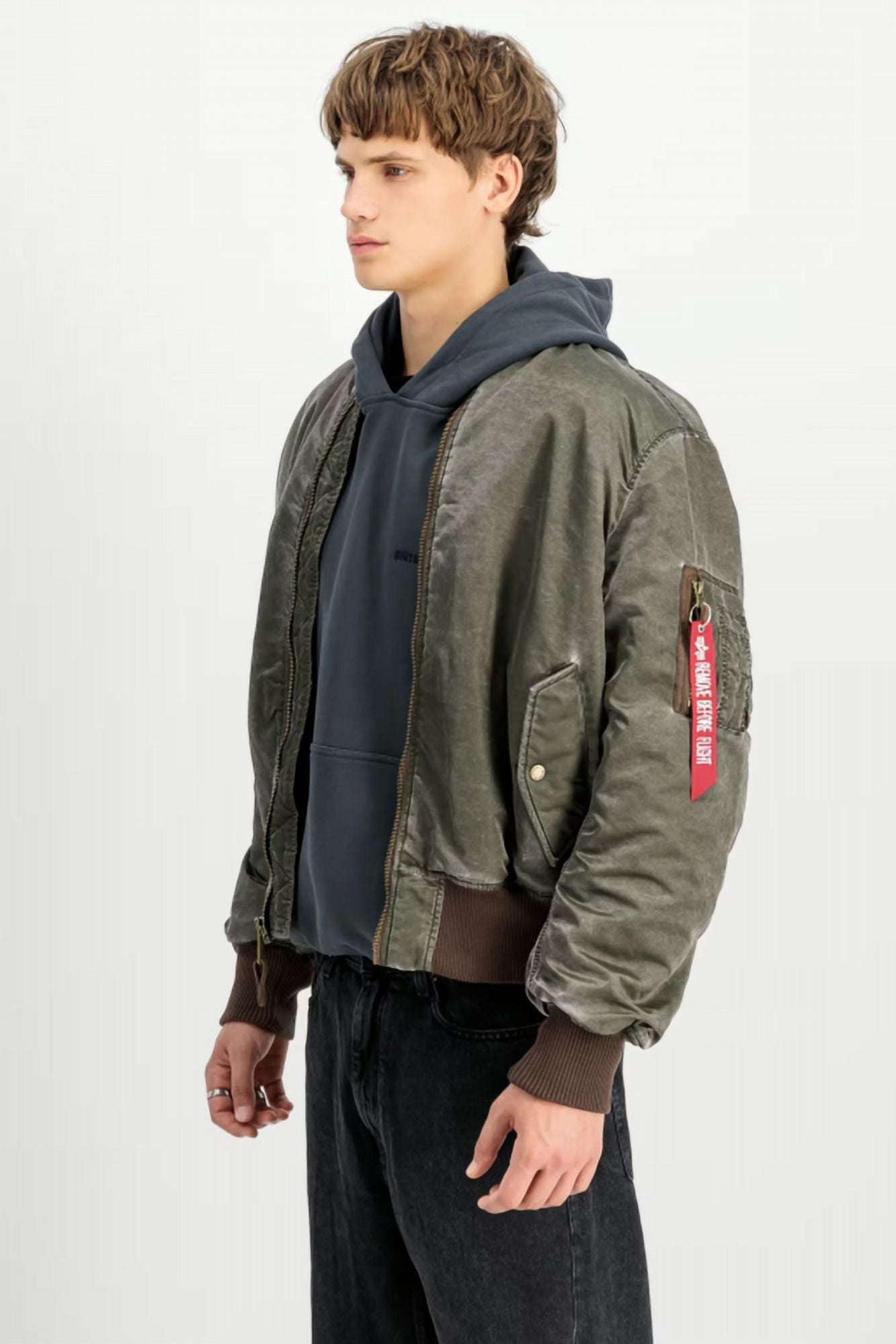 ALPHA INDUSTRIES MA-1 VINTAGE en color VERDE (4)