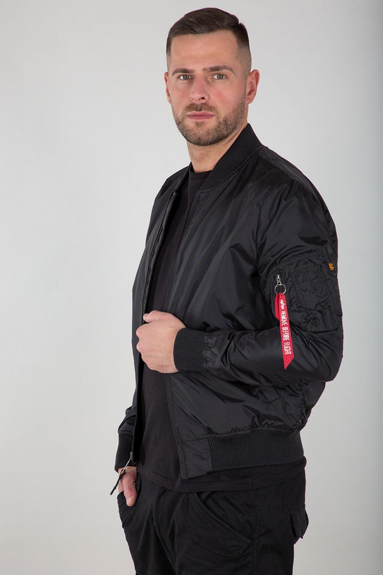 ALPHA INDUSTRIES 191103AF  en color NEGRO (2)