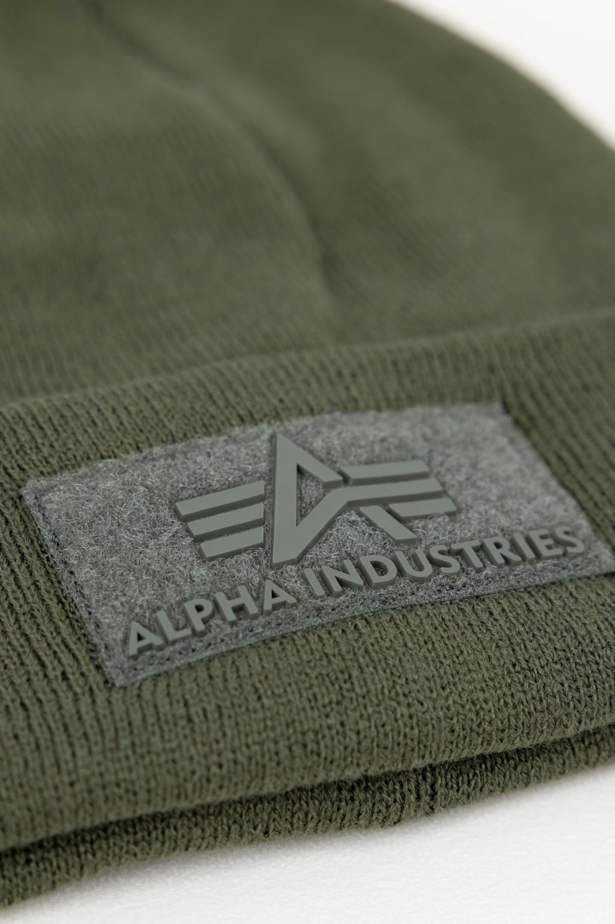 ALPHA INDUSTRIES VLC BEANIE en color VERDE (4)