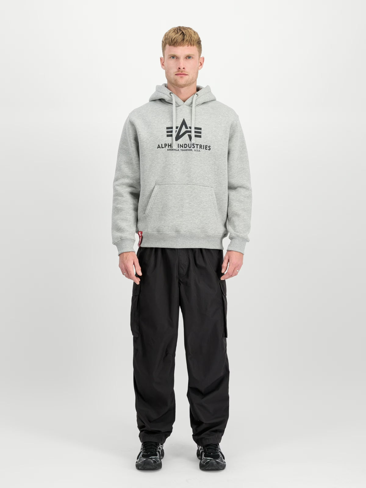 ALPHA INDUSTRIES THE BASIC HOODIE en color GRIS (1)
