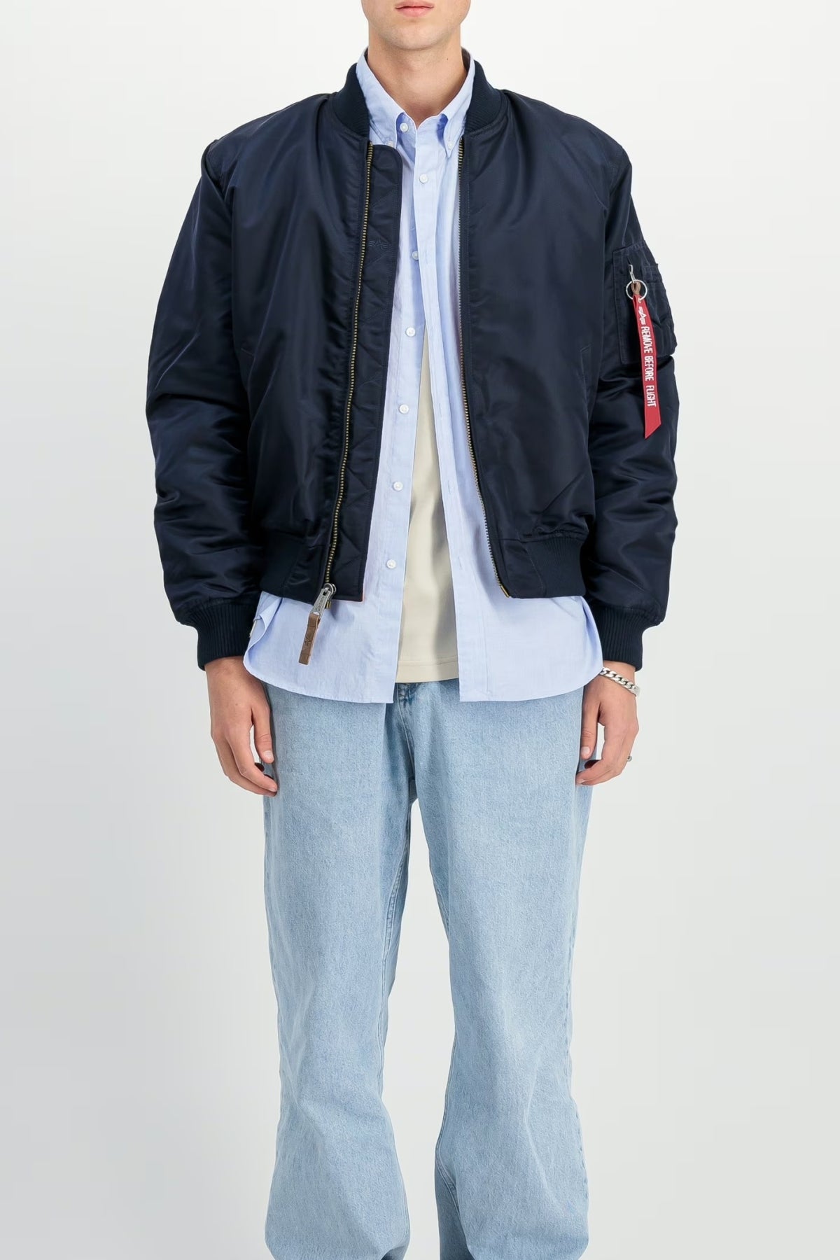 ALPHA INDUSTRIES THE MA-1 VF 59 BOMBER JACKET en color AZUL (1)