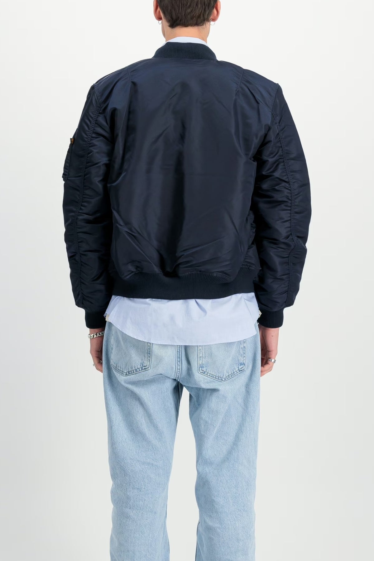 ALPHA INDUSTRIES THE MA-1 VF 59 BOMBER JACKET en color AZUL (2)