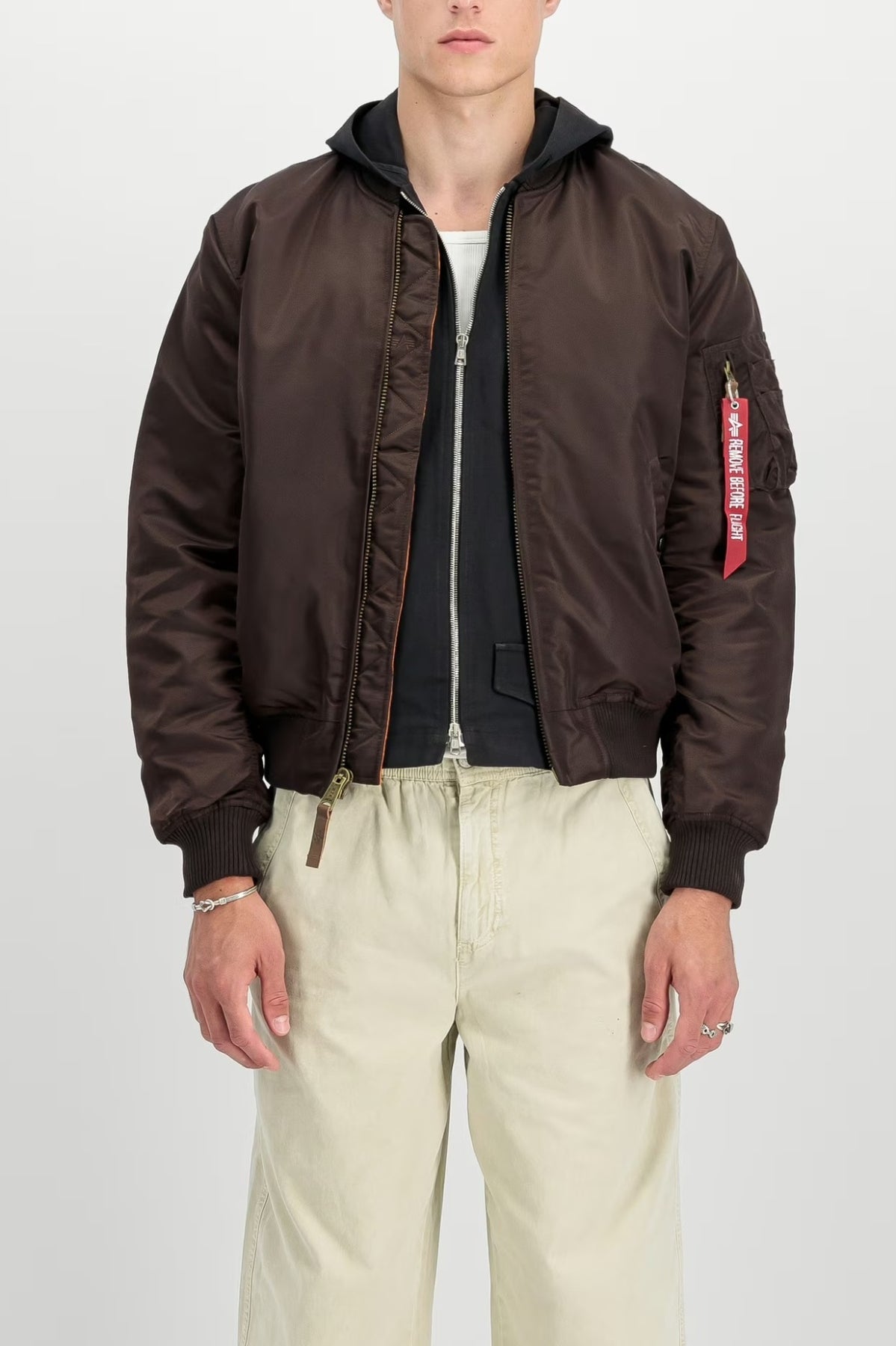 ALPHA INDUSTRIES THE MA-1 VF 59 BOMBER JACKET en color MARRON (1)