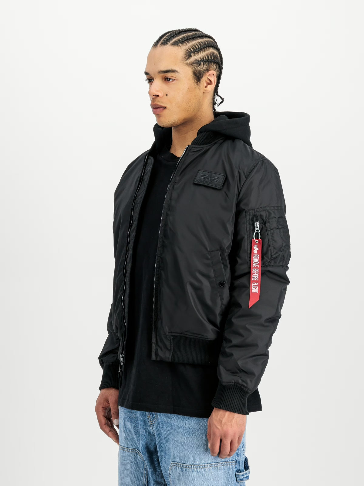 ALPHA INDUSTRIES MA-1 TT HOOD en color NEGRO (2)