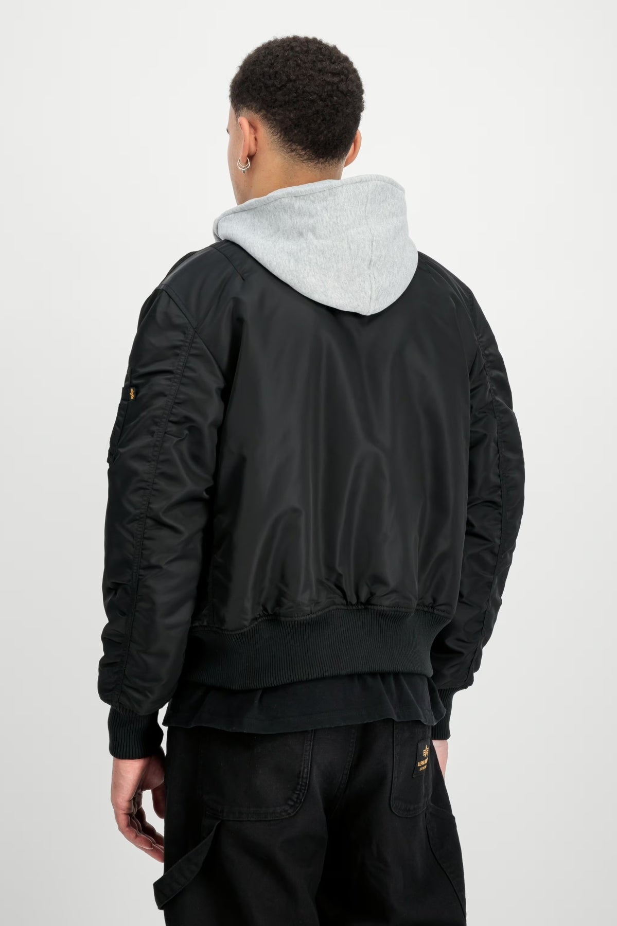 ALPHA INDUSTRIES MA-1 D-TEC SE BOMBER JACKET en color NEGRO (3)