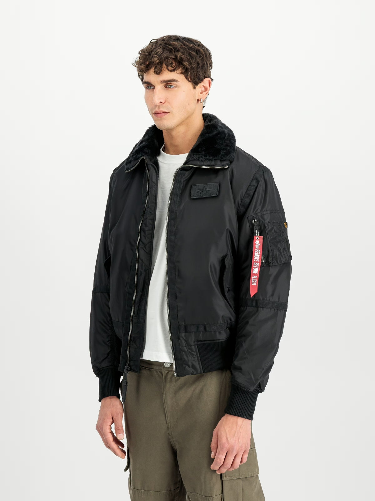 ALPHA INDUSTRIES THE B-15 III TT BOMBER JACKET en color NEGRO (3)