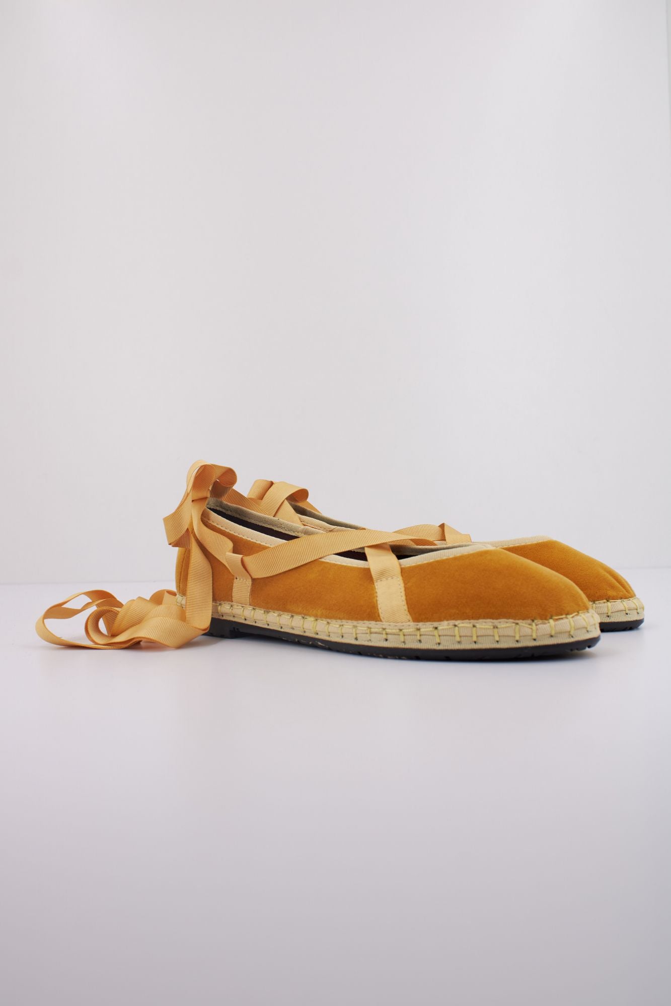 FLABELUS ROSALINE  en color AMARILLO (2)