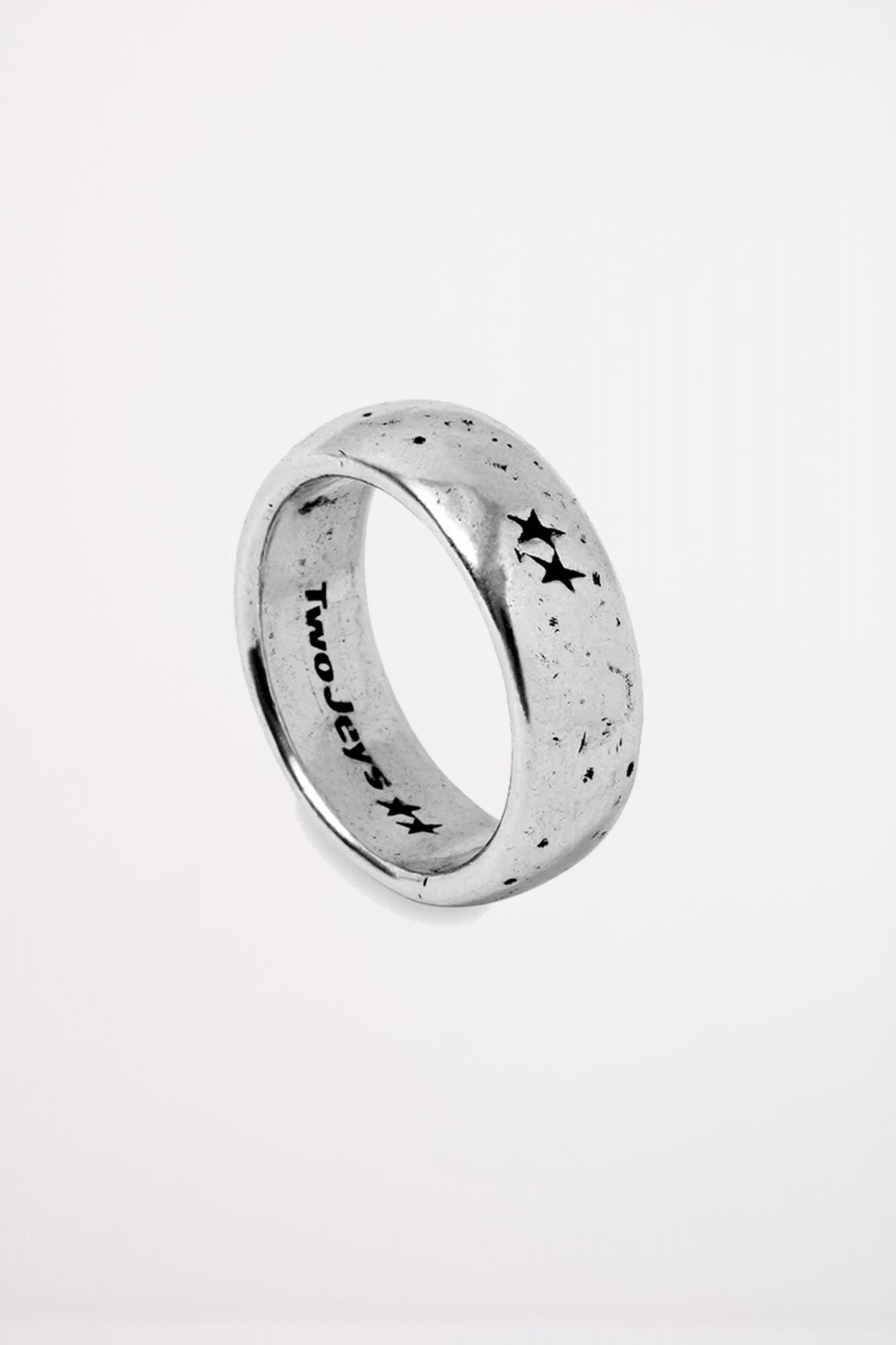 TWOJEYS SIGNATURE RING en color PLATA (1)