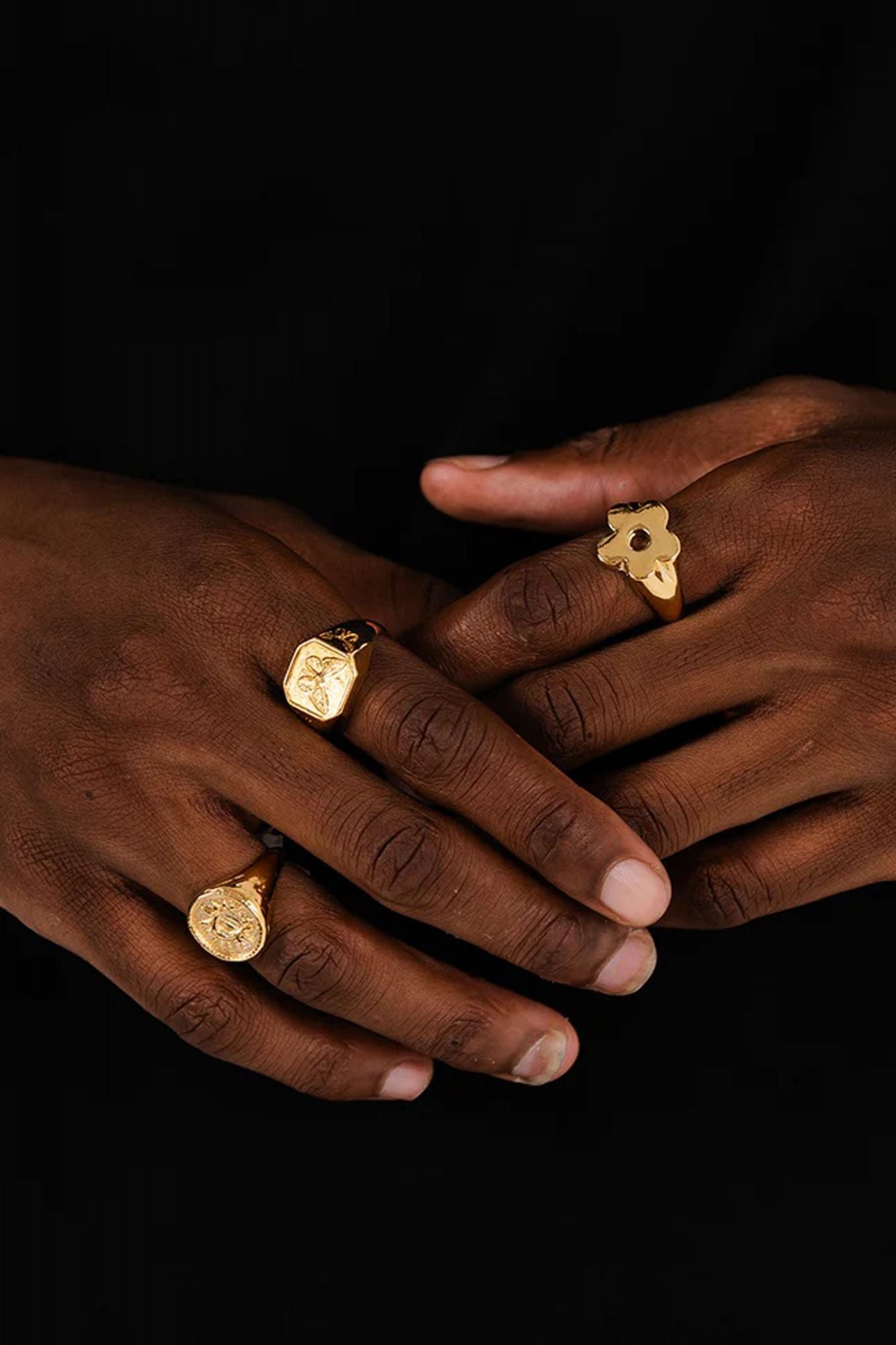 TWOJEYS  FLOWER RING en color ORO (2)