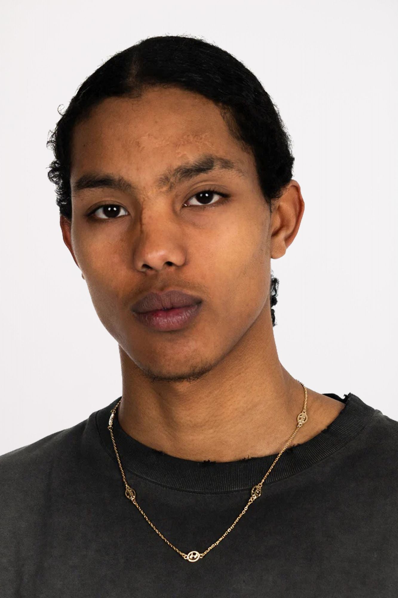 TWOJEYS MINI SUPERSTAR NECKLACE en color ORO (2)