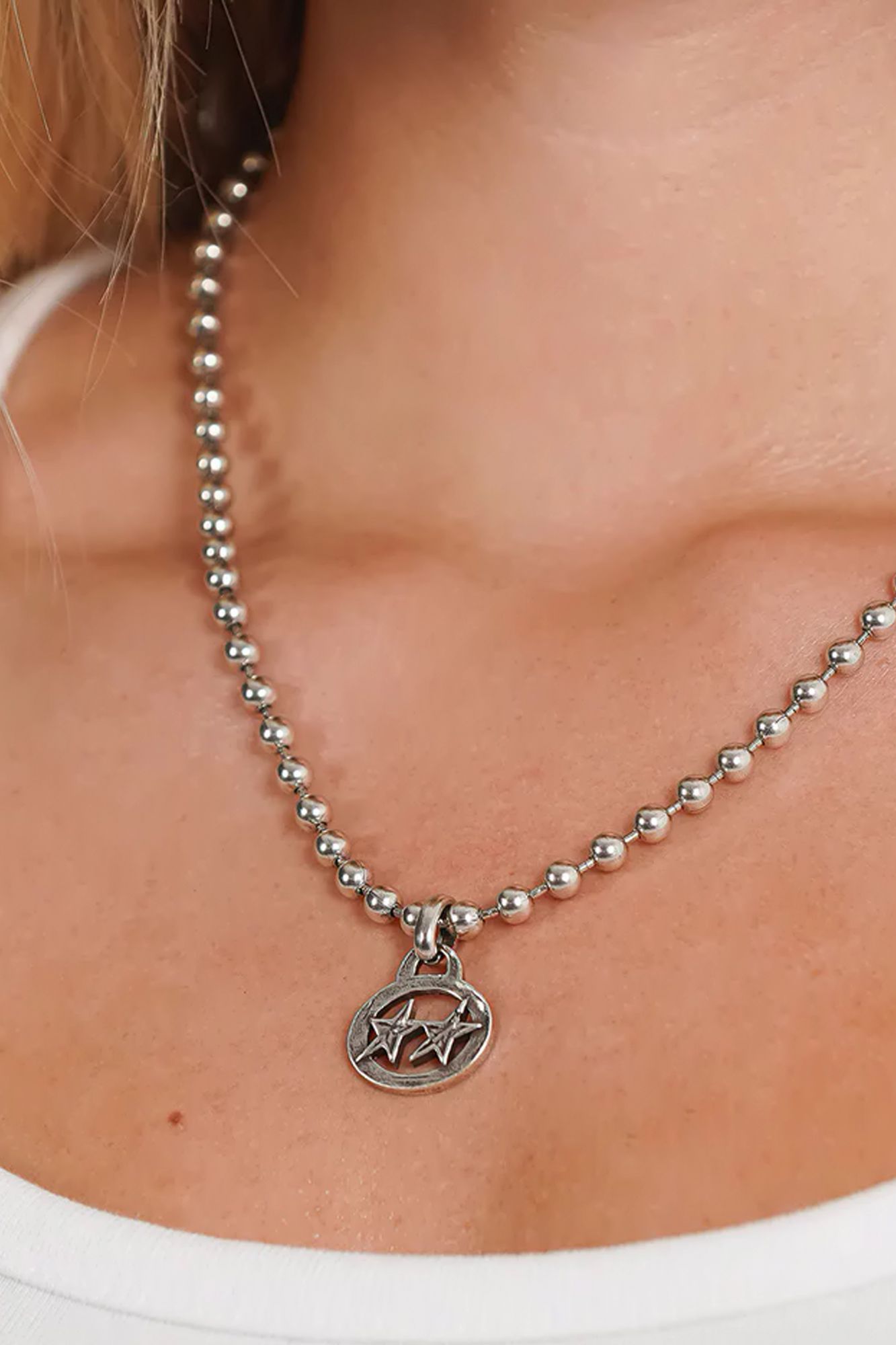 TWOJEYS ICON BALL NECKLACE en color PLATA (4)