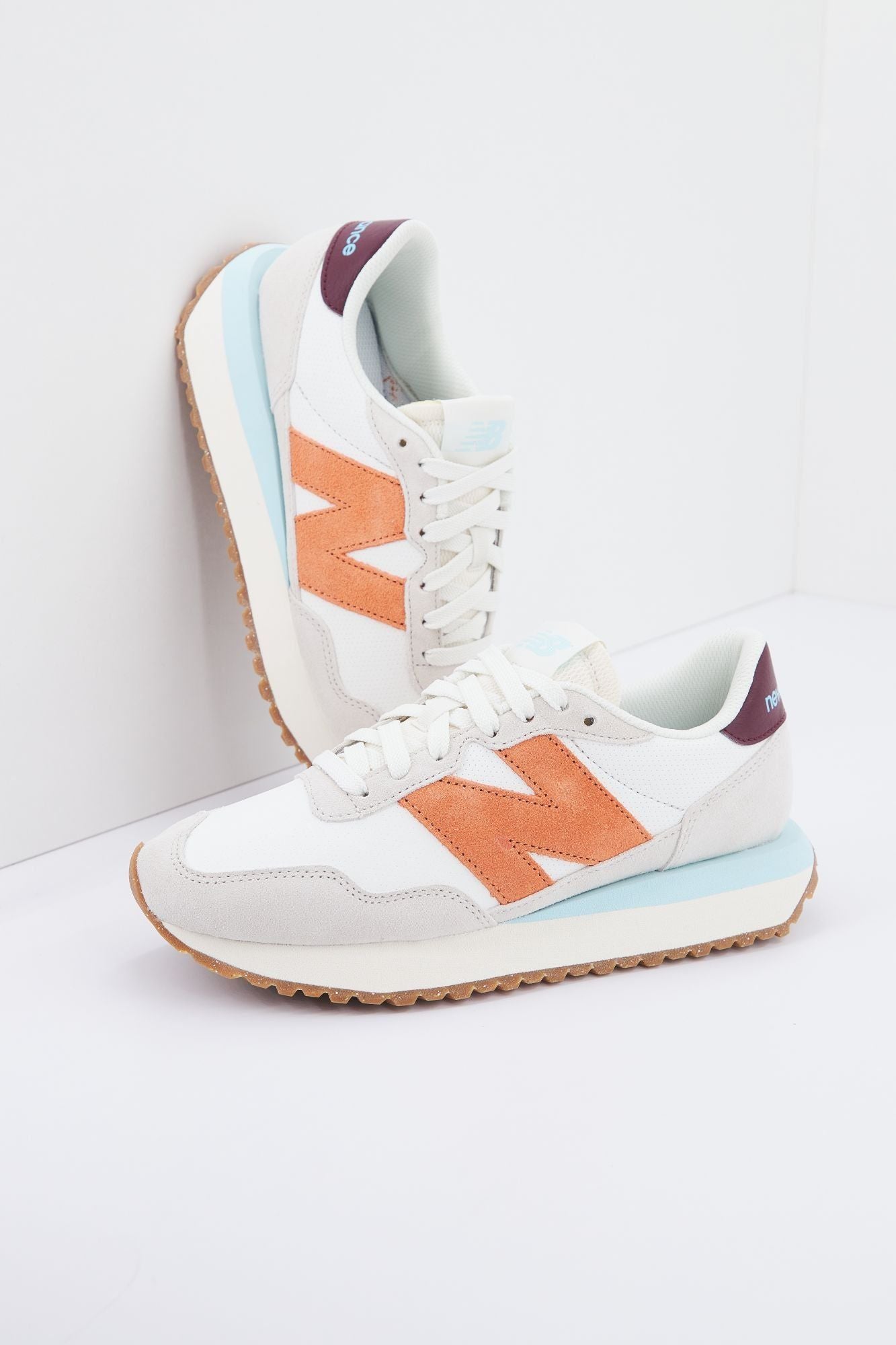 NEW BALANCE 120249 en color NUDE (1)
