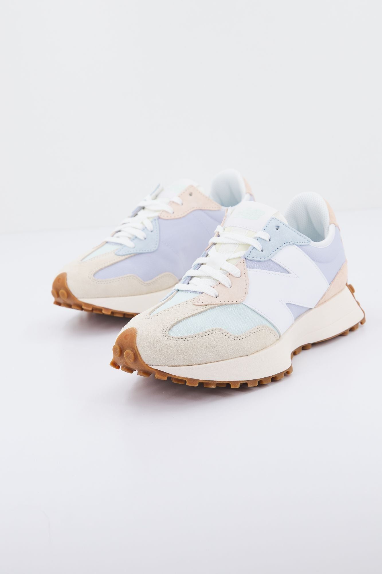 NEW BALANCE  PAB LIFESTYLE en color BEIS (2)