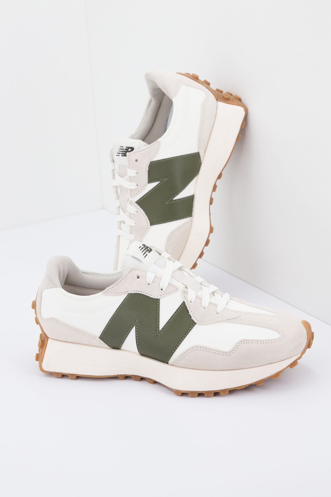 NEW BALANCE MS327 ASN  en color BEIS (1)