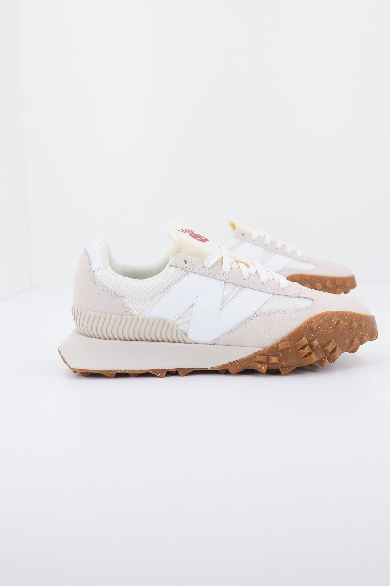 NEW BALANCE UXC72 RD  en color BEIS (2)