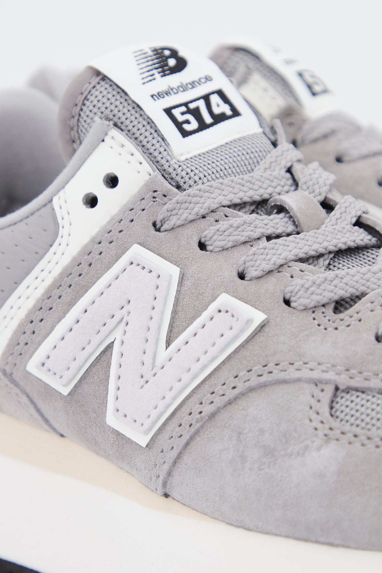 NEW BALANCE WL574 ZBA en color GRIS (4)