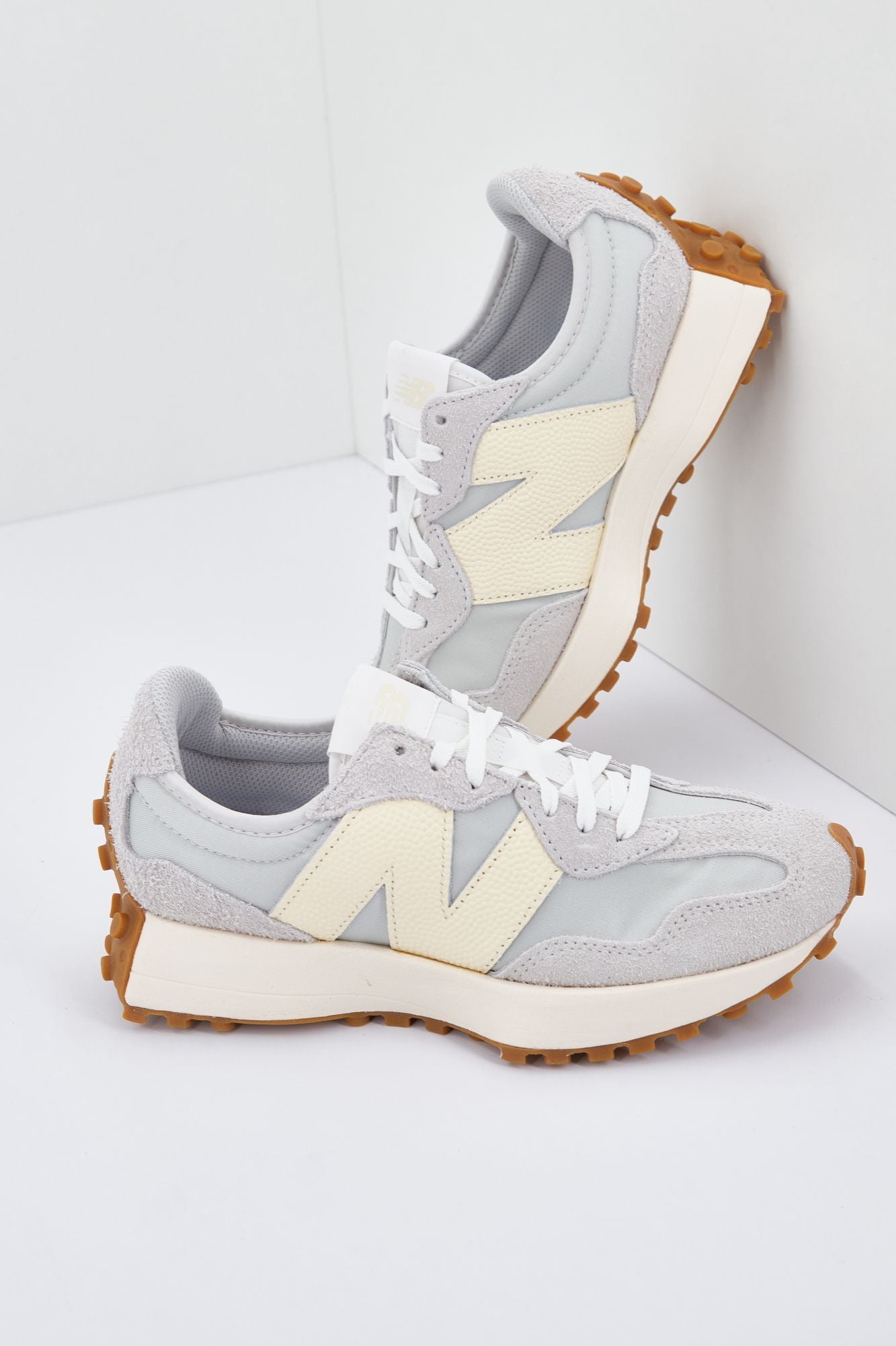NEW BALANCE WS327 BG  en color GRIS (2)