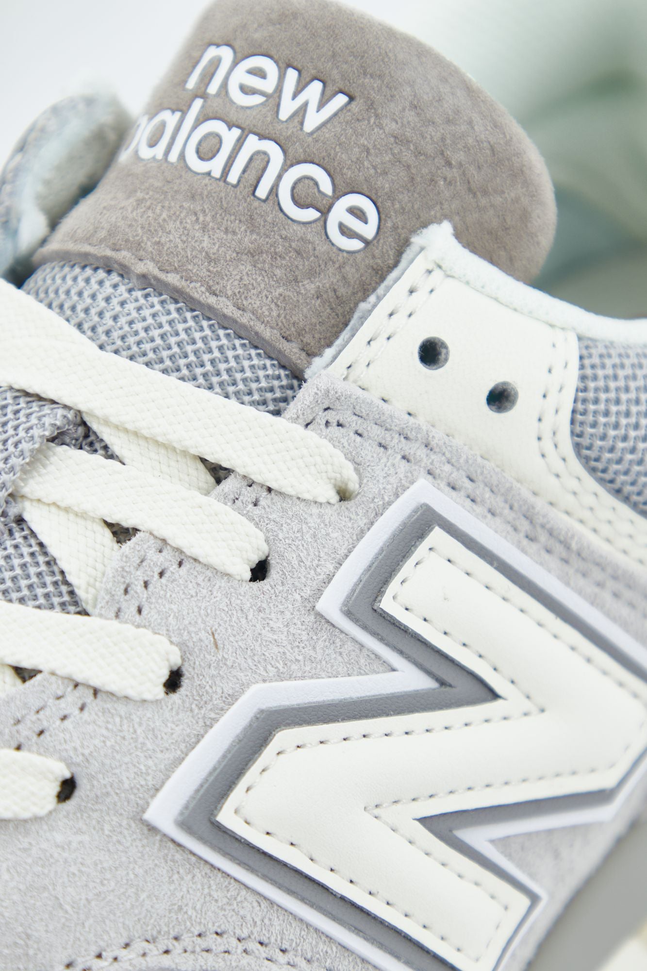 NEW BALANCE U574L GVB  en color GRIS (3)