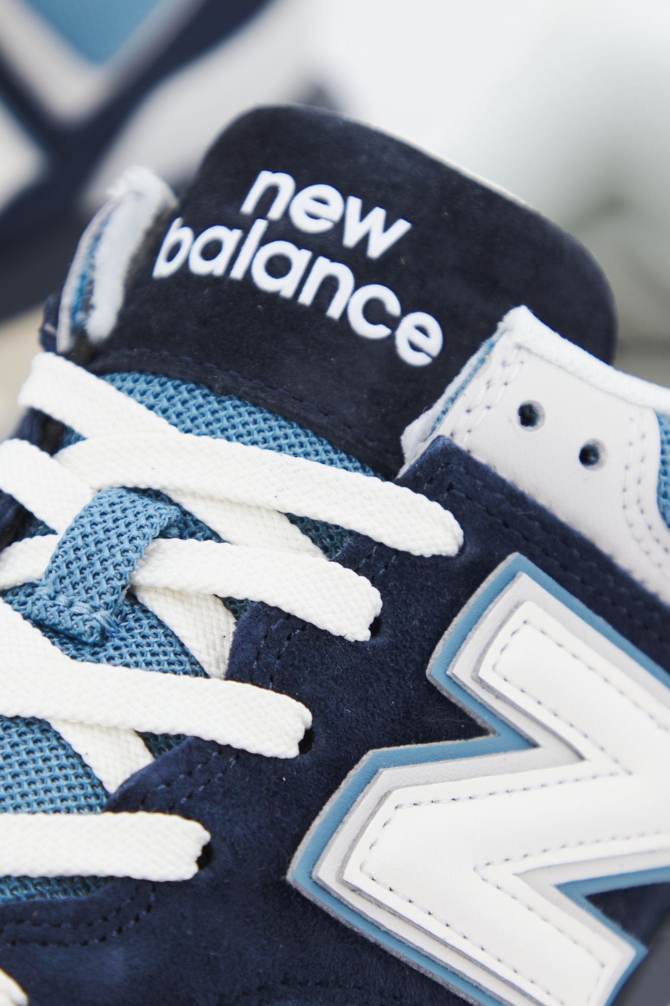 NEW BALANCE U574L GVC  en color AZUL (4)