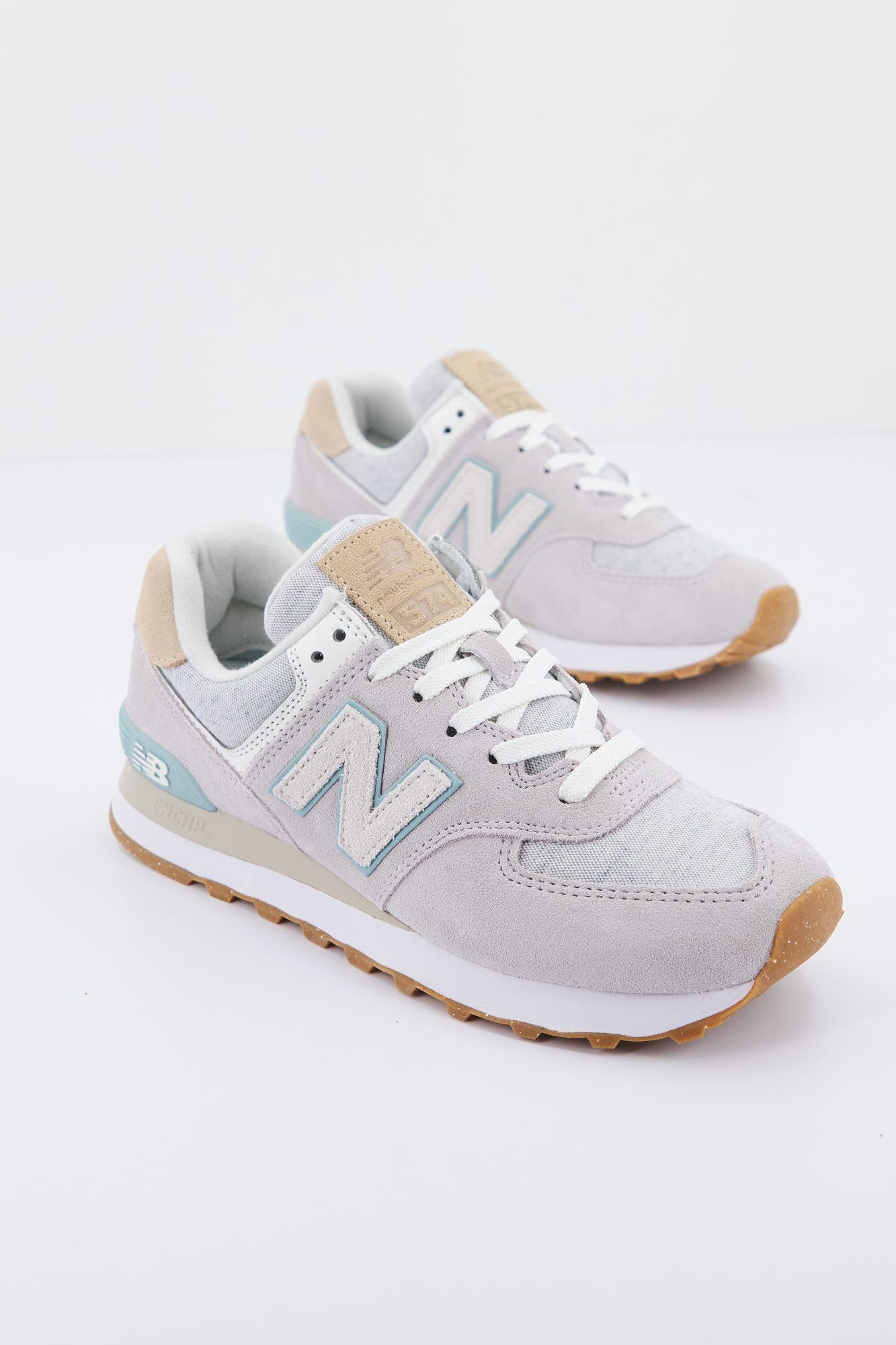 NEW BALANCE U574 SG2  en color GRIS (1)