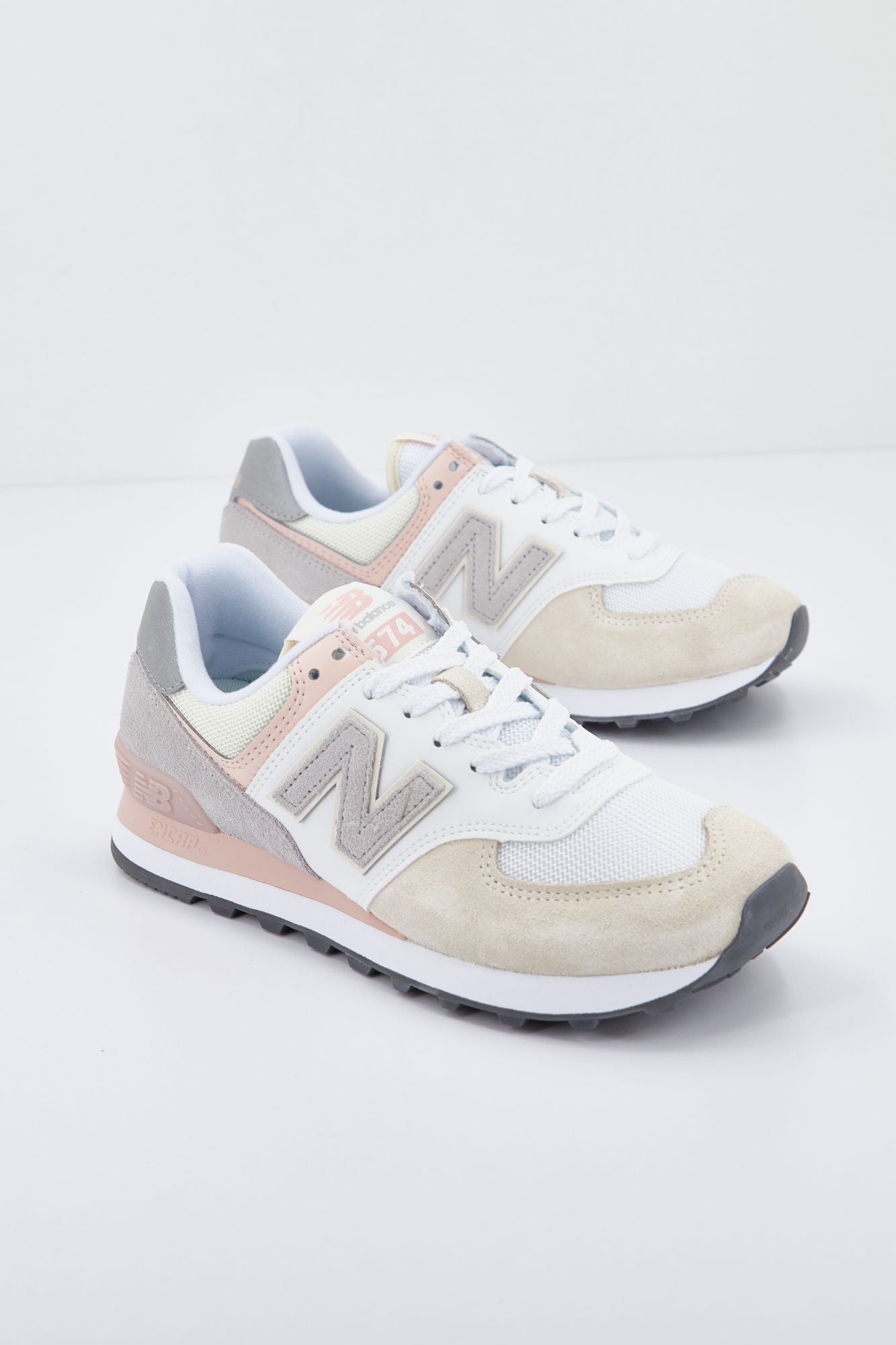 NEW BALANCE WL574 RU2  en color BEIS (1)