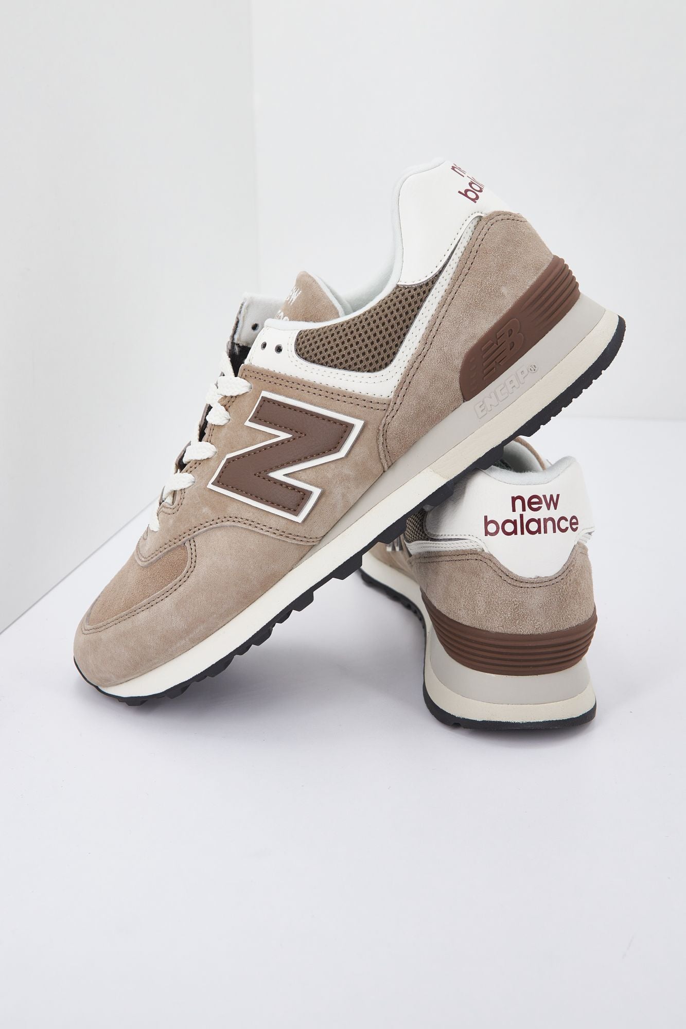 NEW BALANCE U574 KL2 VEGAN FRIENDLY en color MARRON (1)