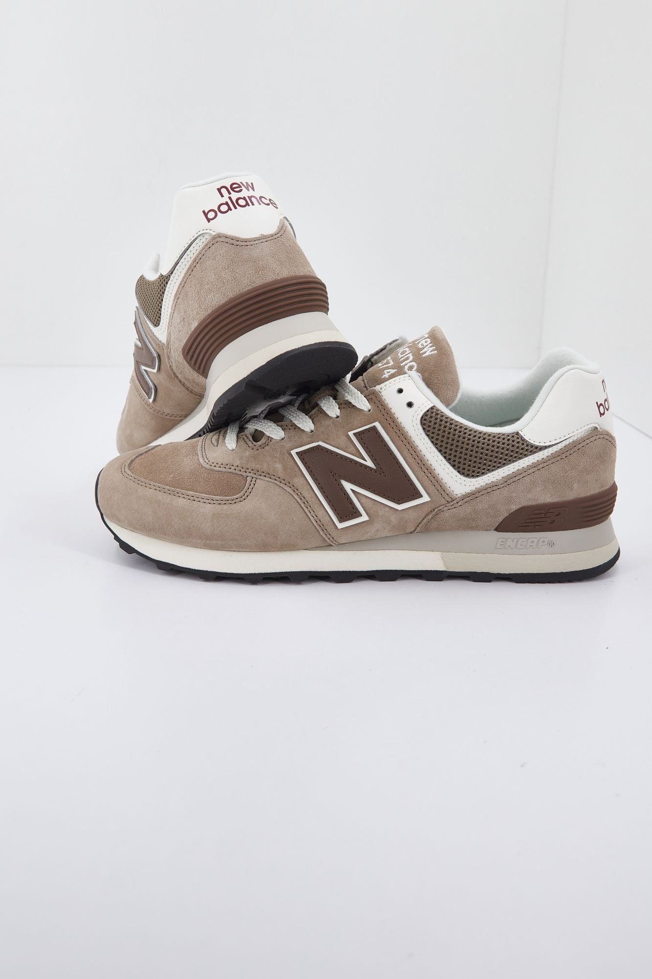 NEW BALANCE U574 KL2 VEGAN FRIENDLY en color MARRON (2)