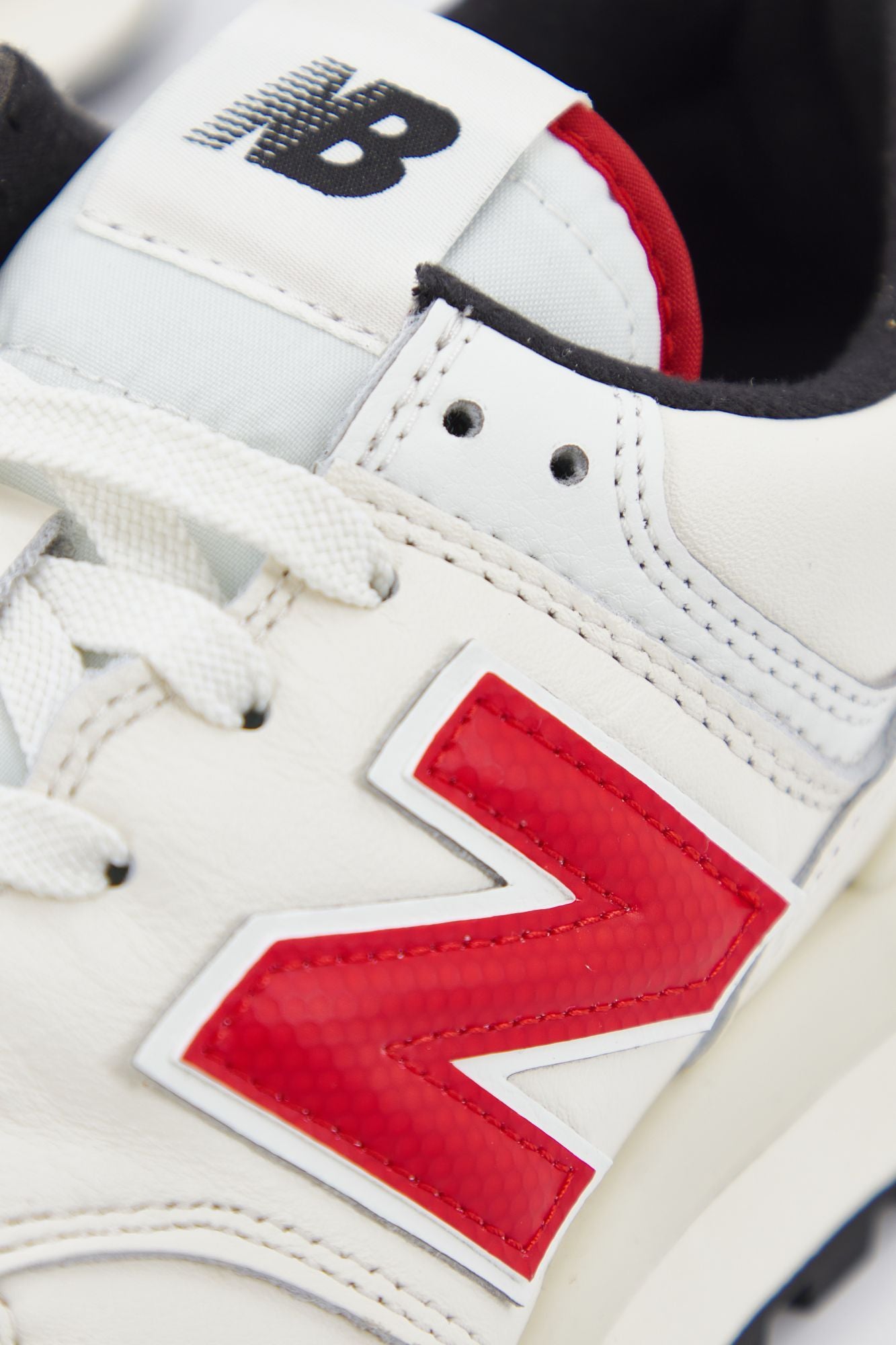 NEW BALANCE U574L GTC  en color BEIS (4)